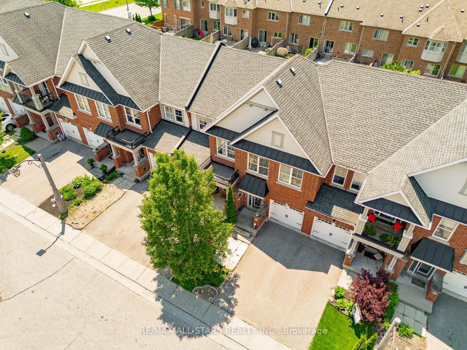 11 Eastwind Drive