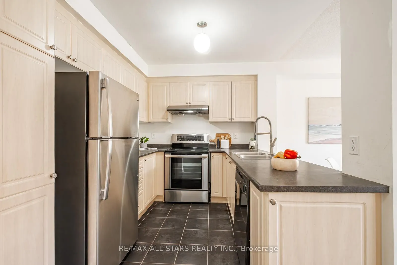 11 Eastwind Drive