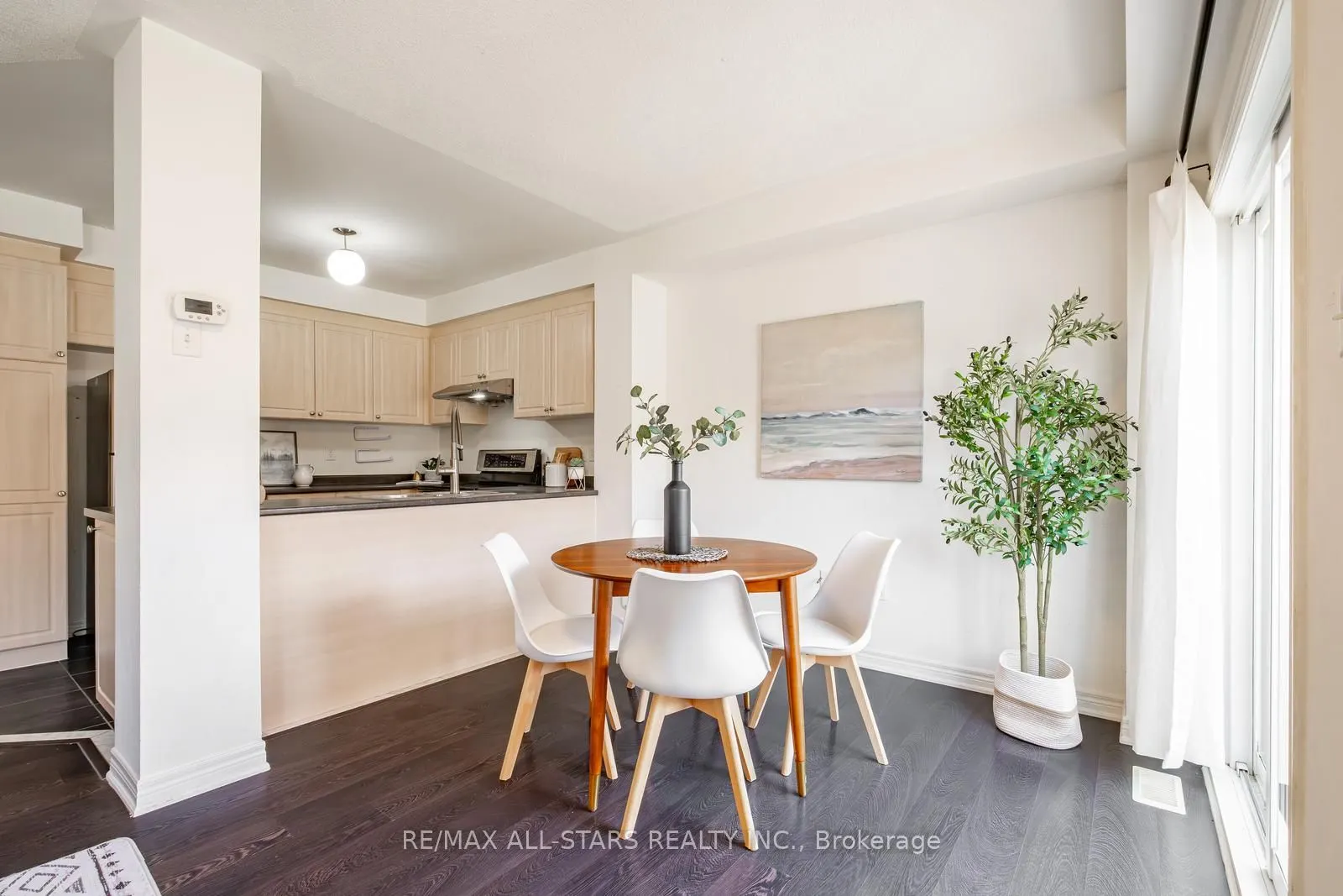 11 Eastwind Drive