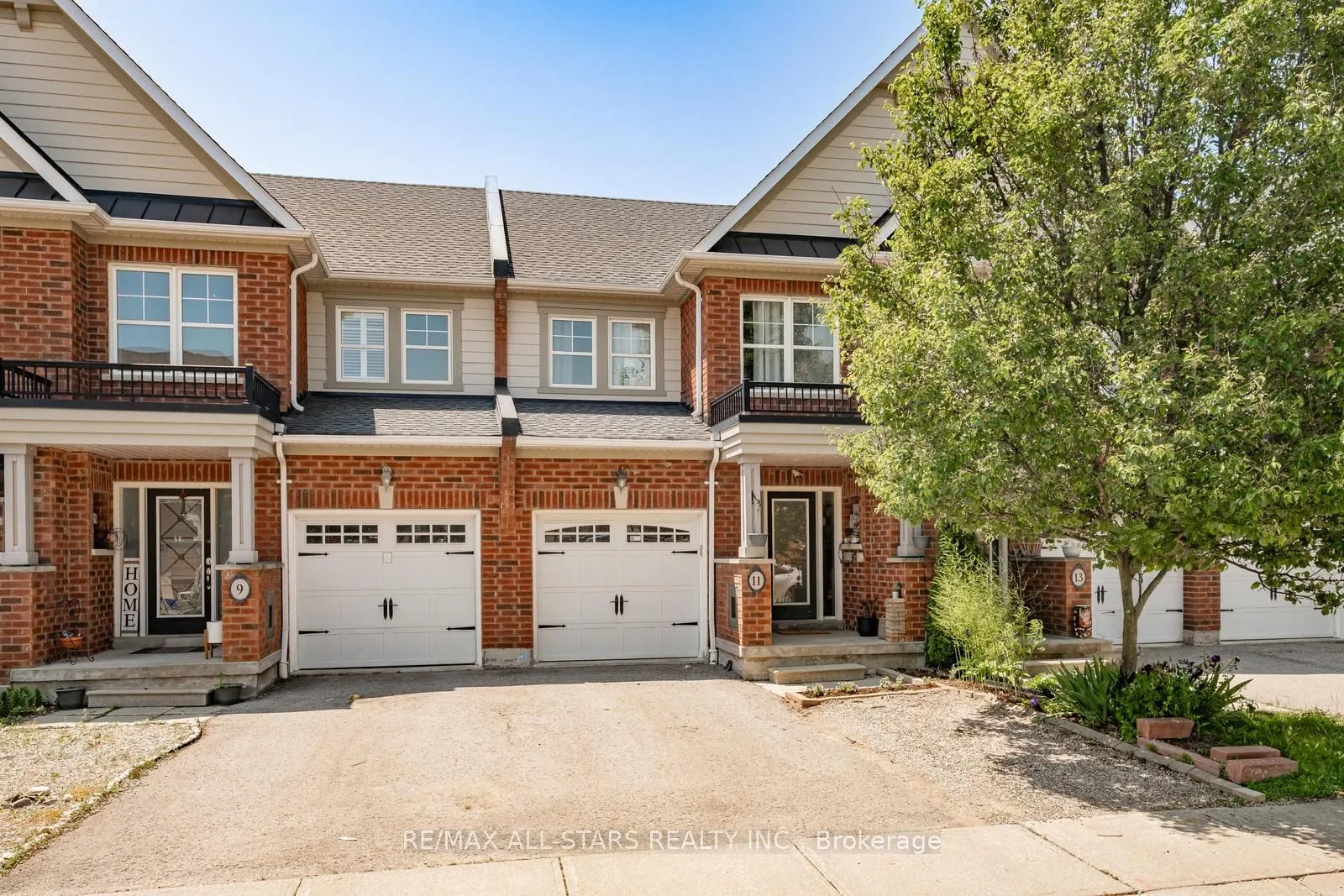 11 Eastwind Drive
