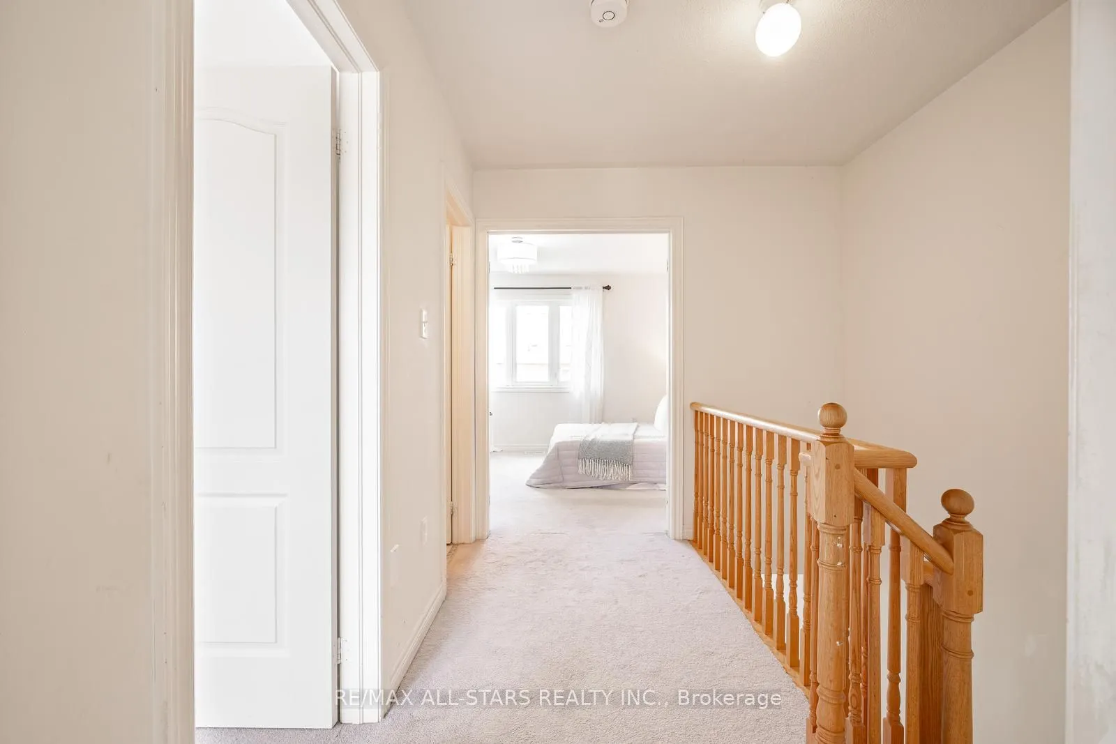 11 Eastwind Drive