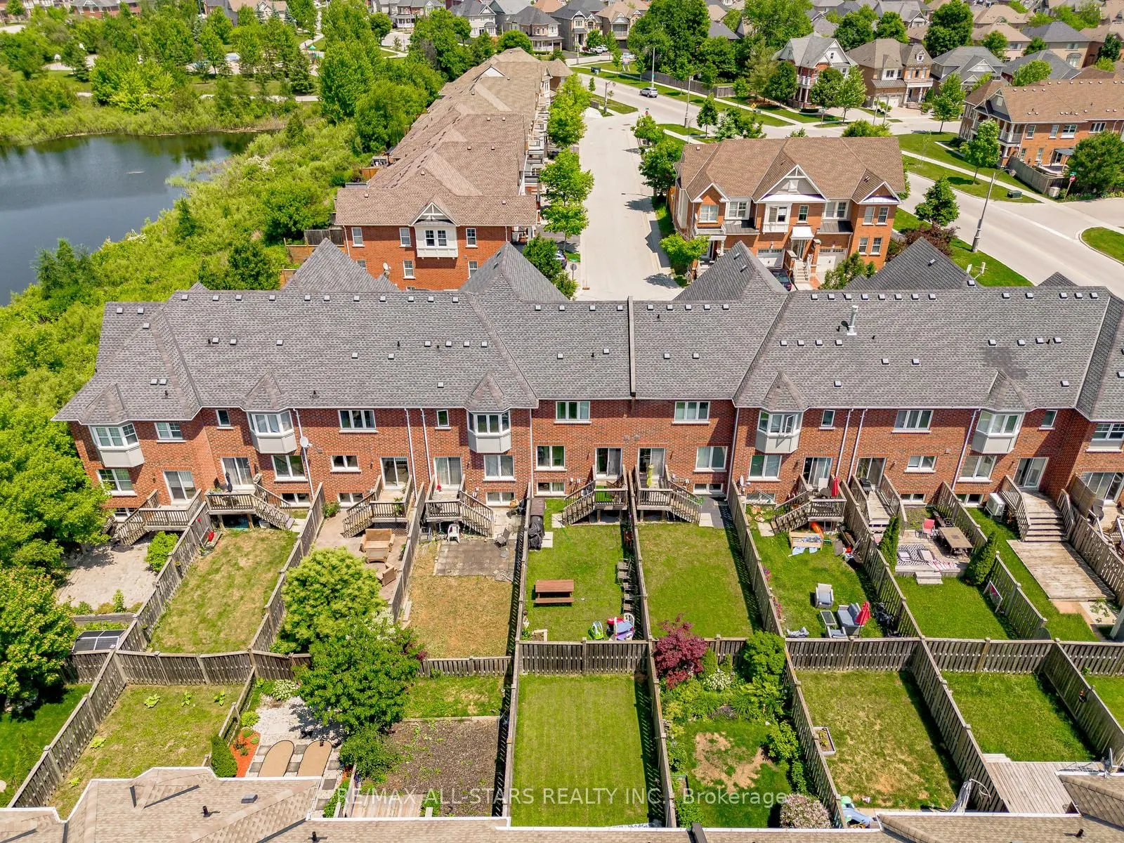 11 Eastwind Drive