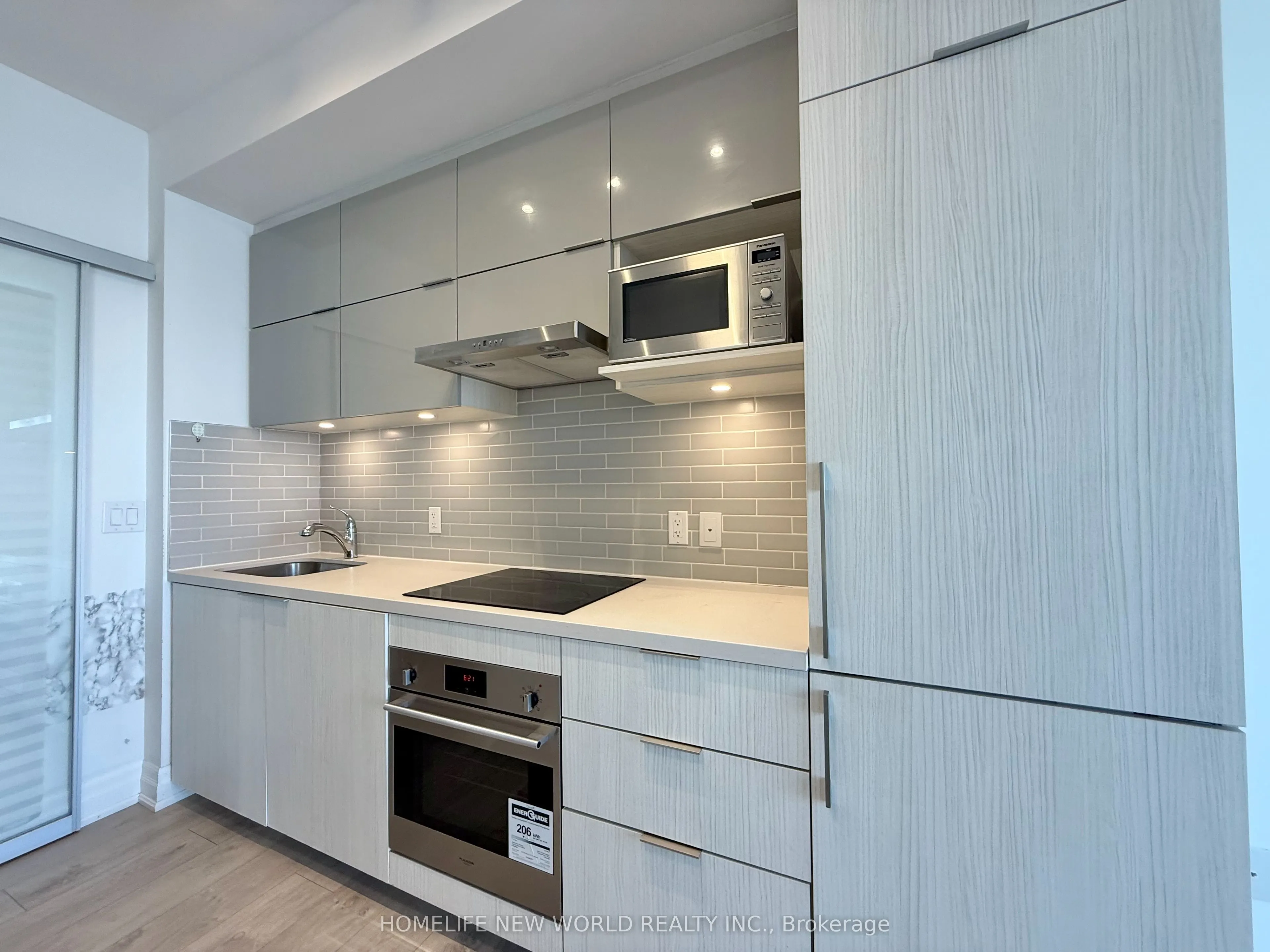 8 Rouge Valley Drive W, #803B