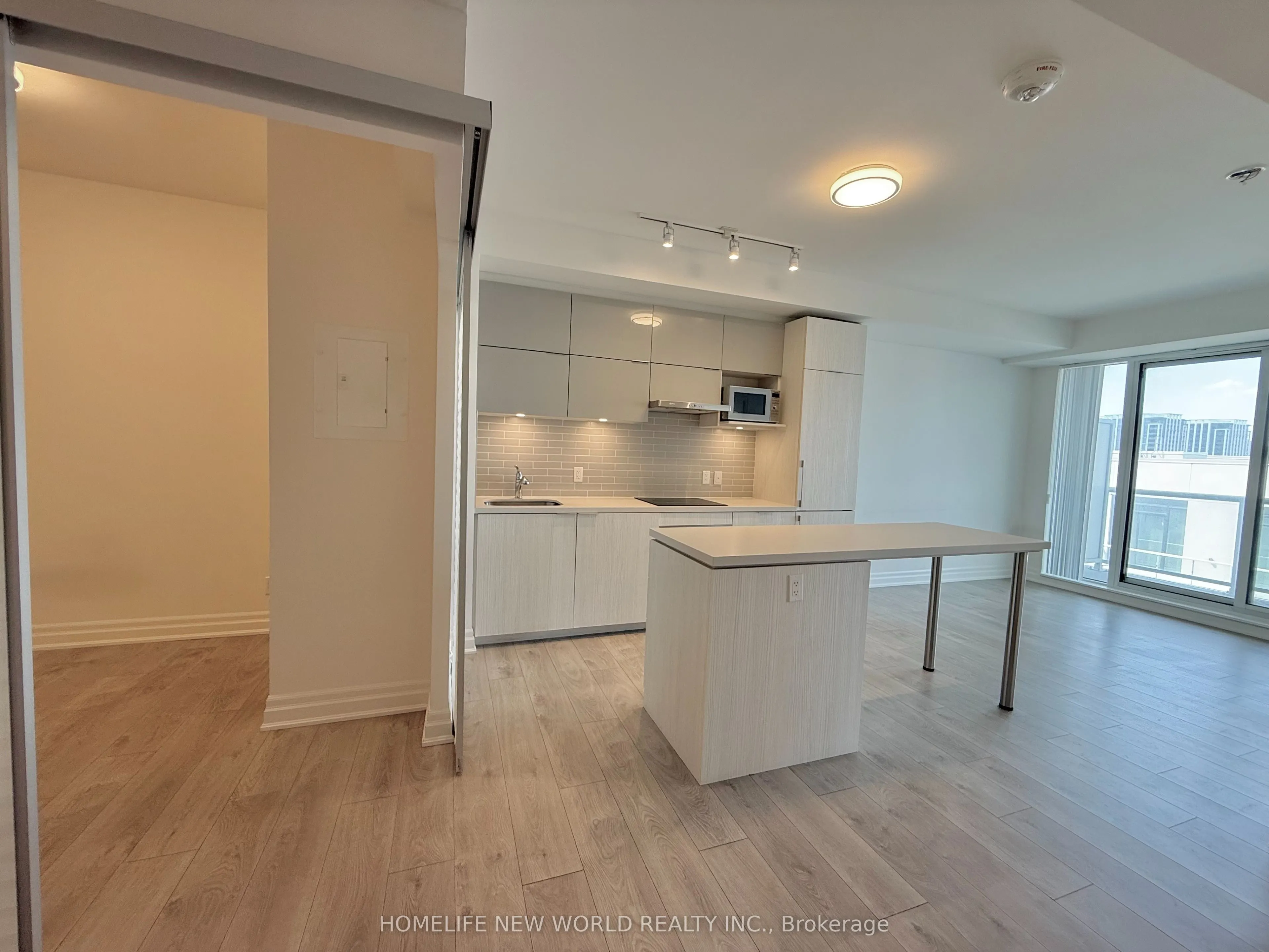 8 Rouge Valley Drive W, #803B