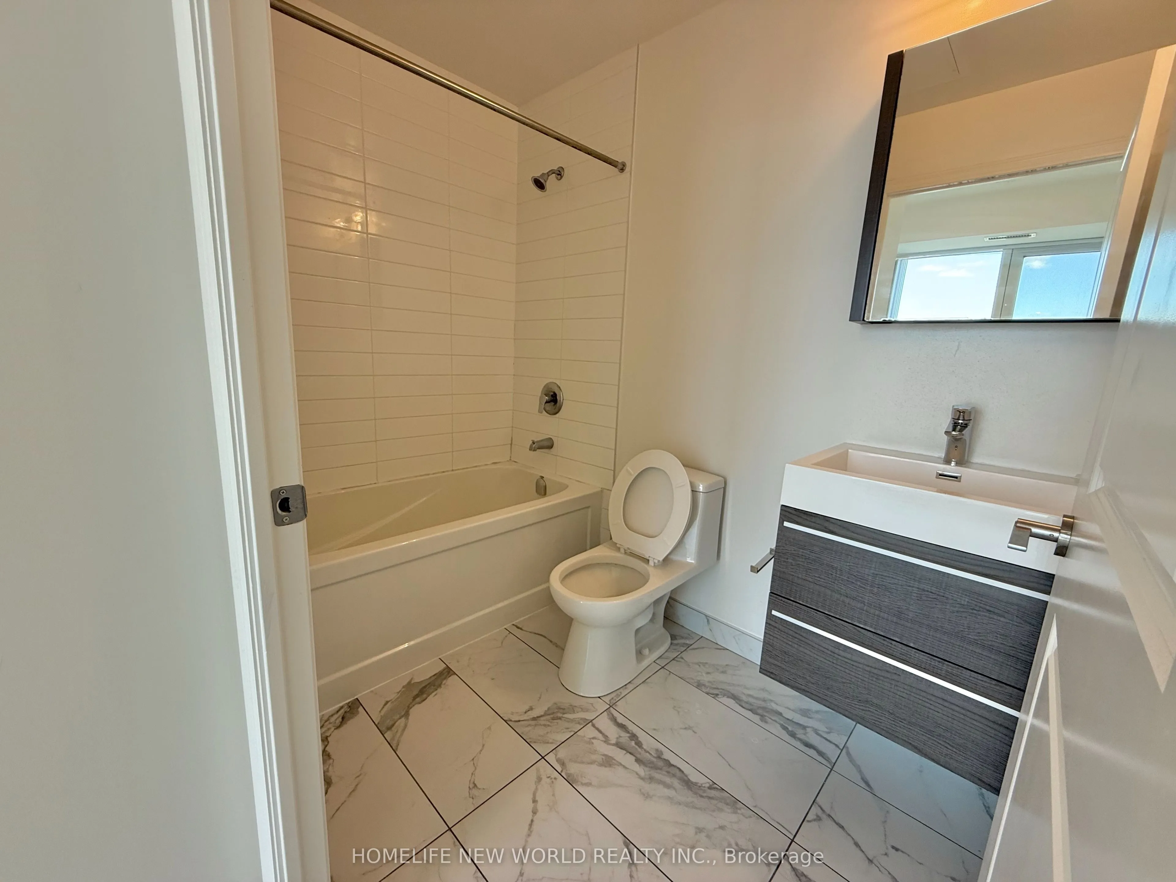 8 Rouge Valley Drive W, #803B