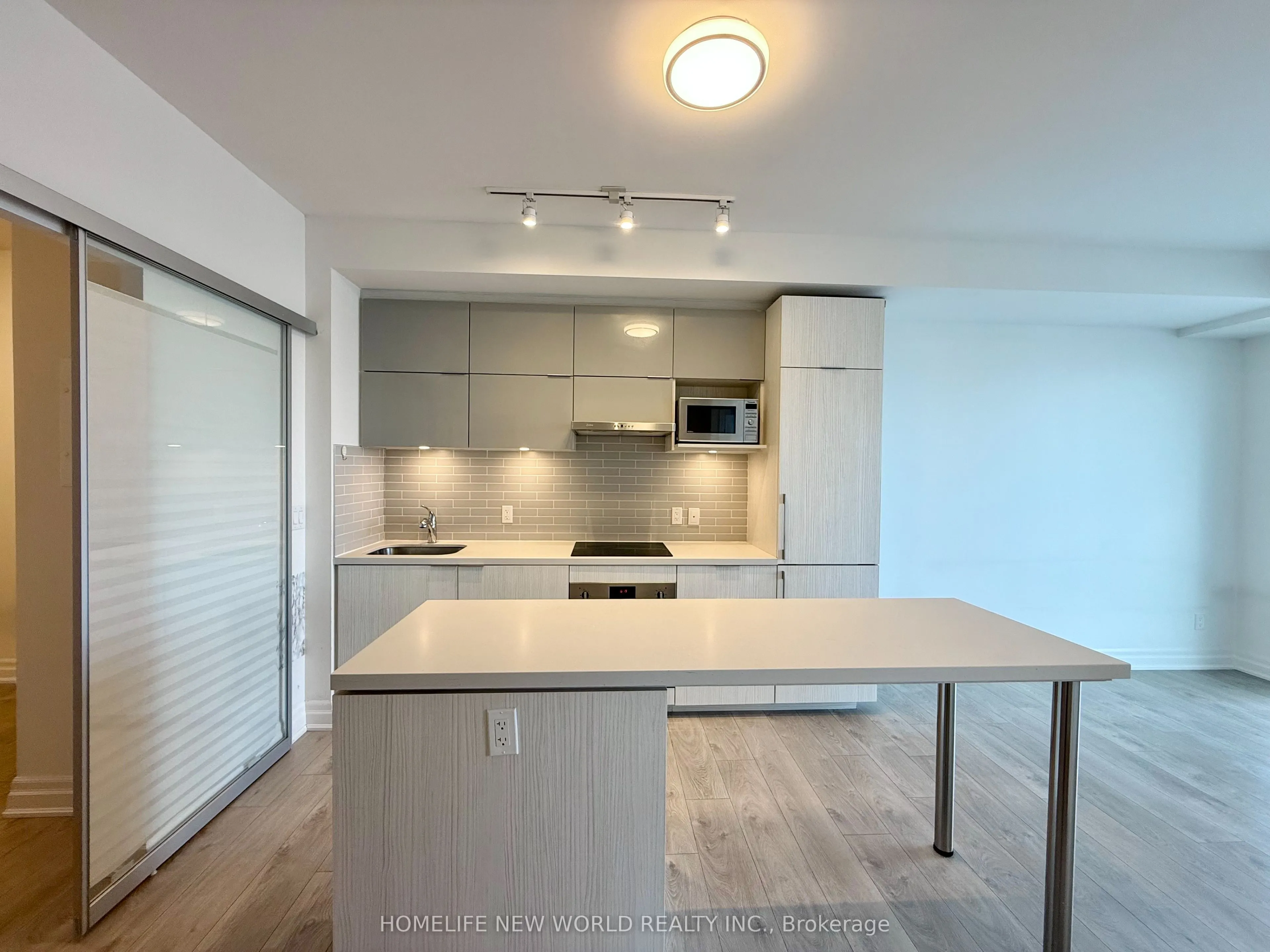 8 Rouge Valley Drive W, #803B