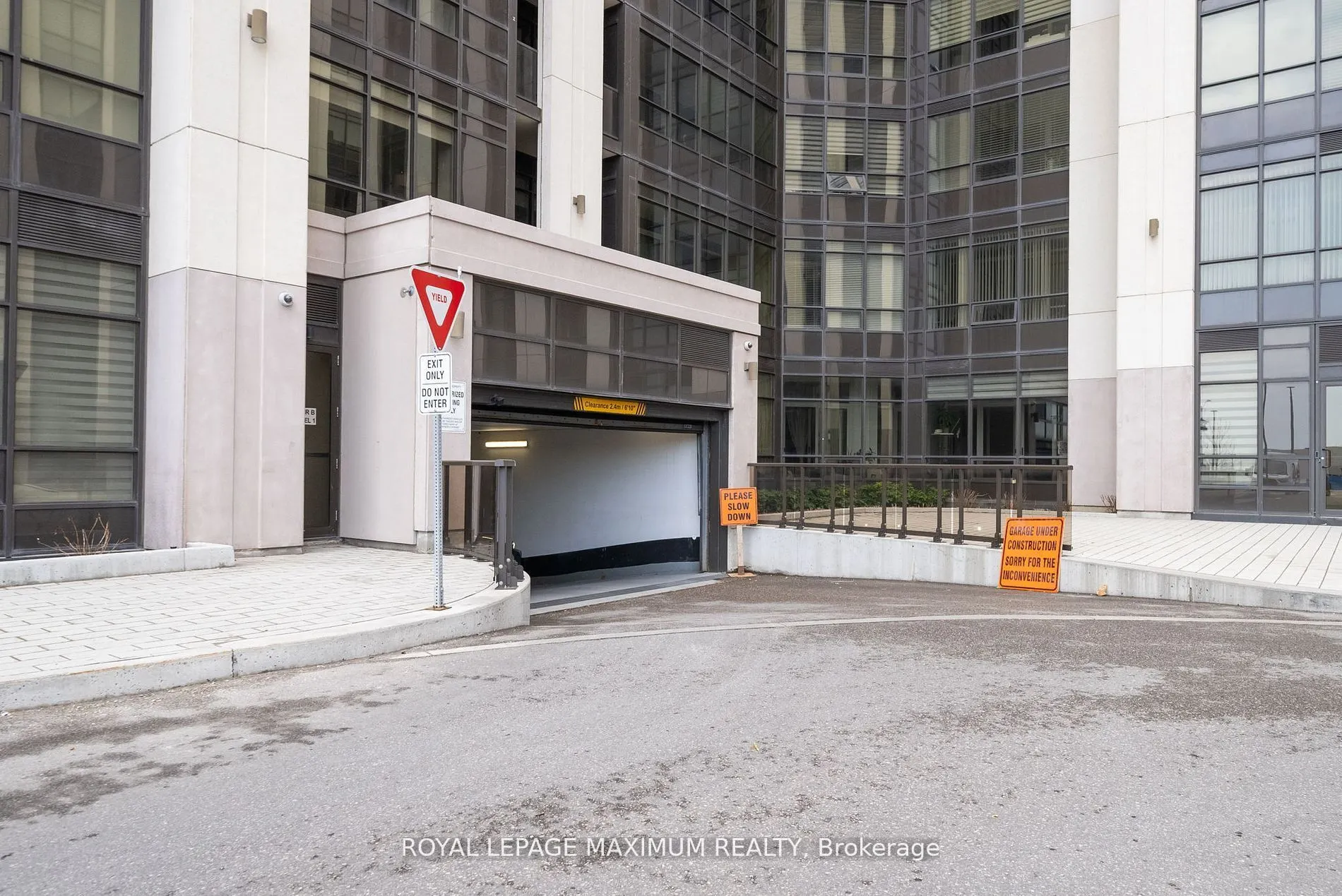 9075 Jane Street, #1804