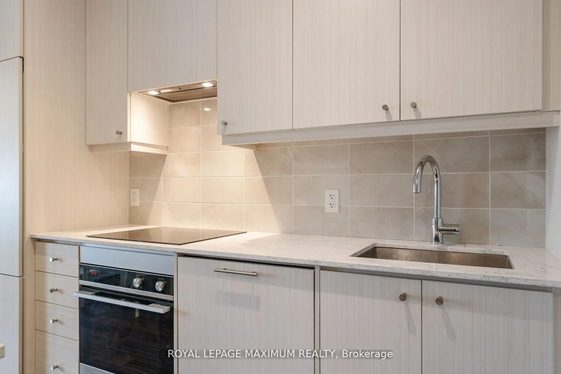 9075 Jane Street, #1804