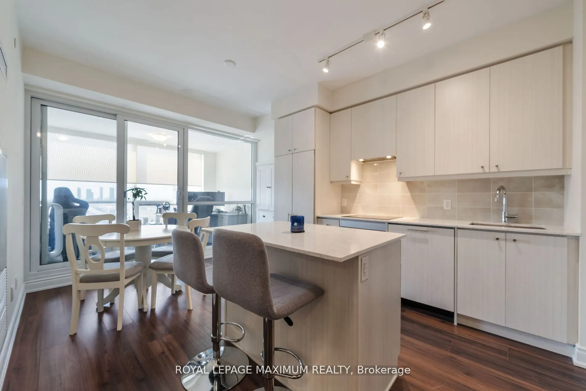 9075 Jane Street, #1804