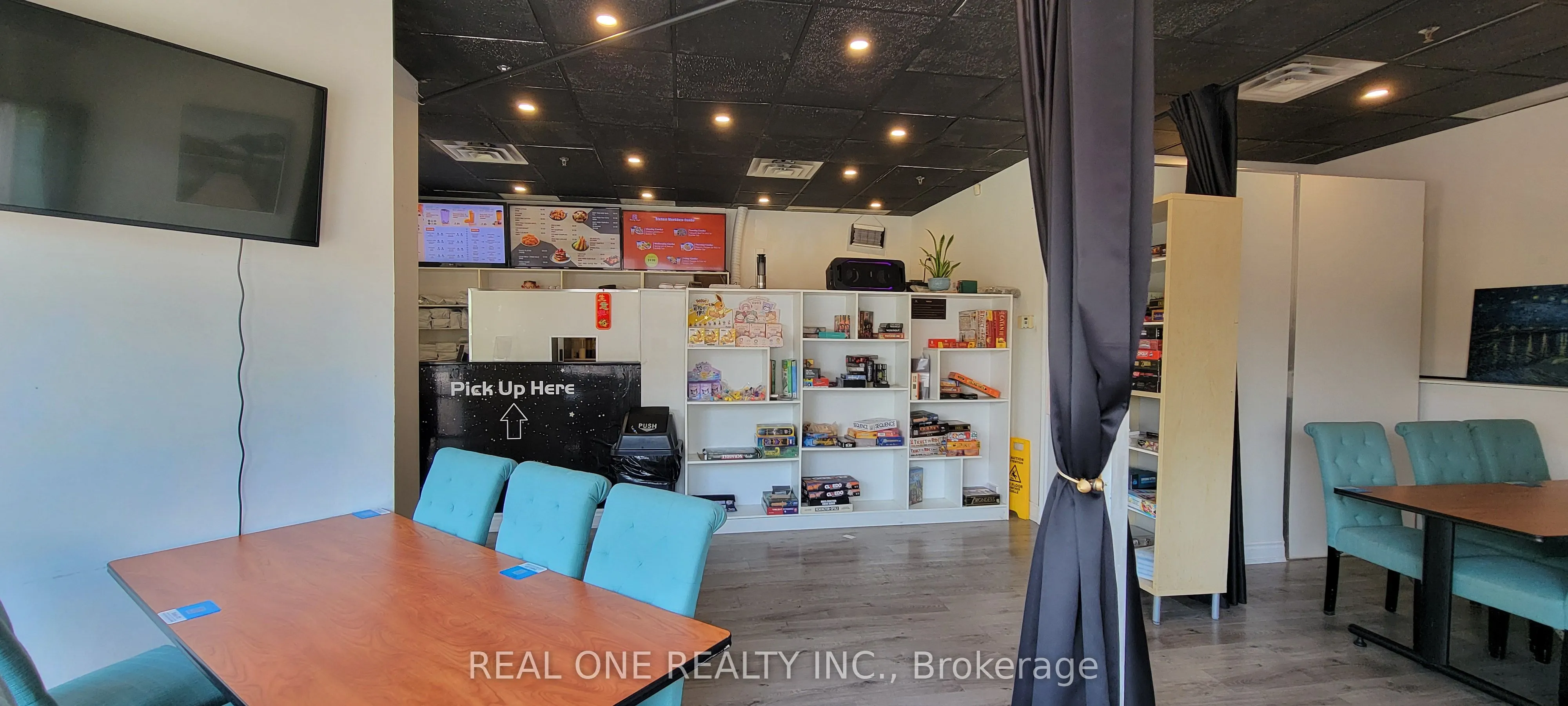 10 Fincham Avenue, #101