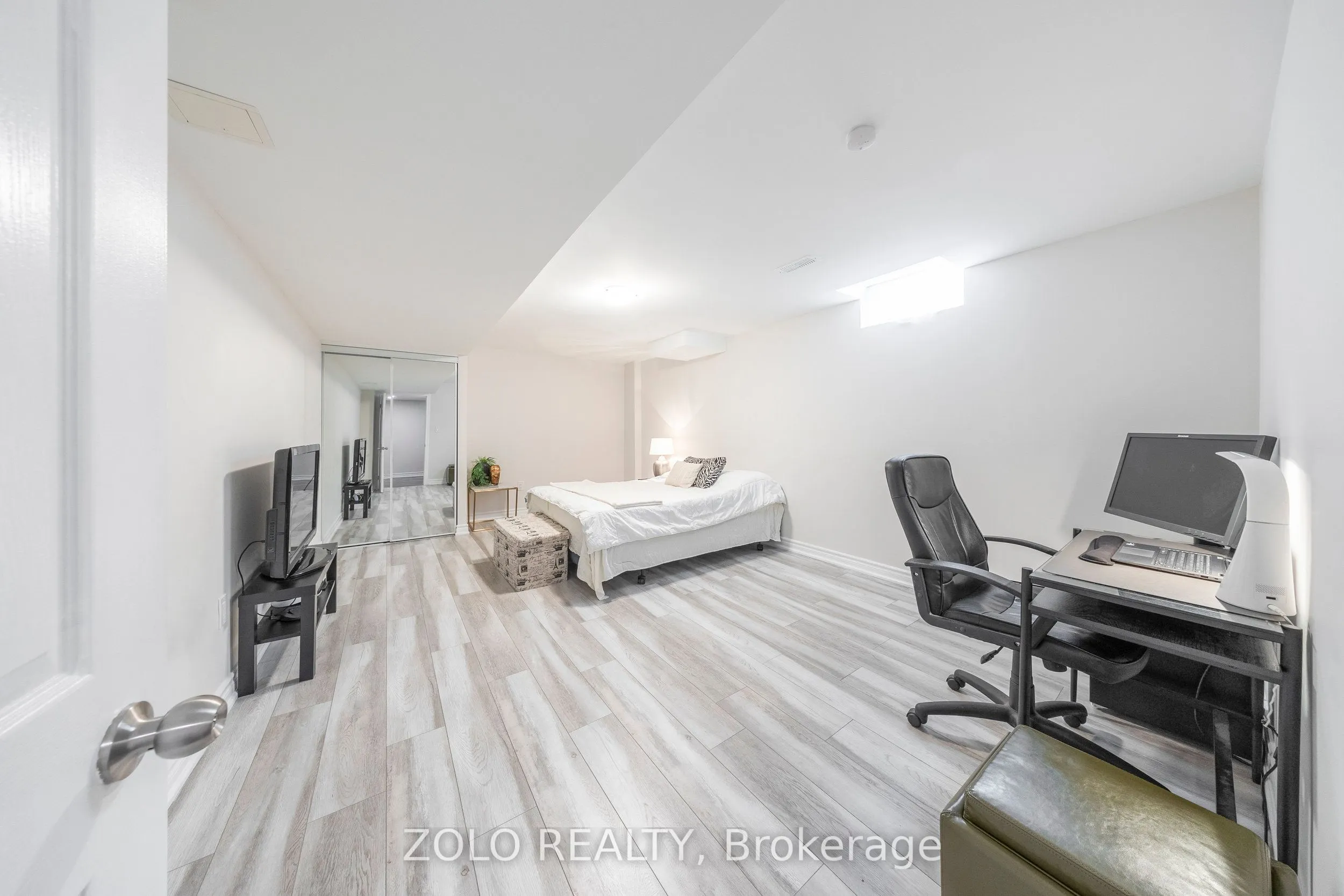 11 John Davis Gate
