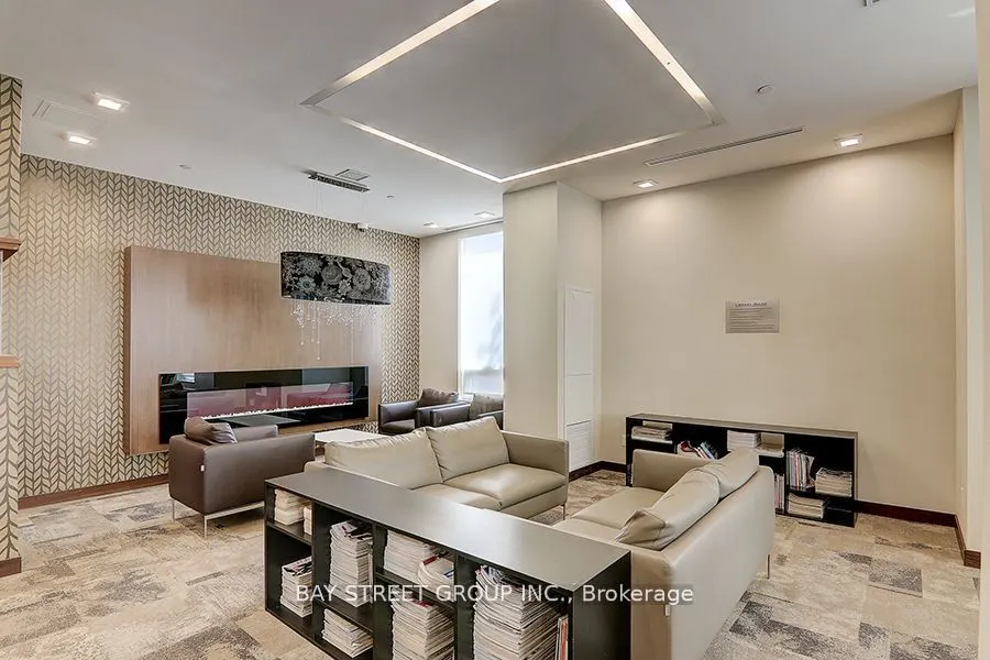 1 Uptown Drive, #1202