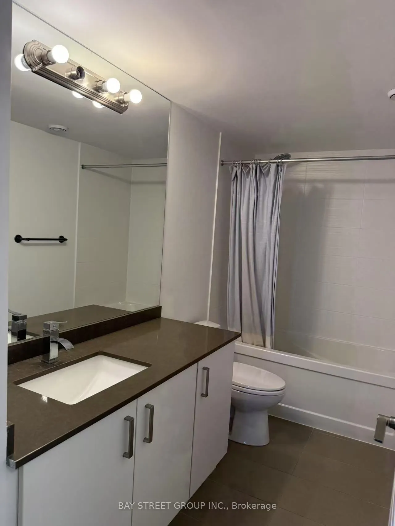 1 Uptown Drive, #1202
