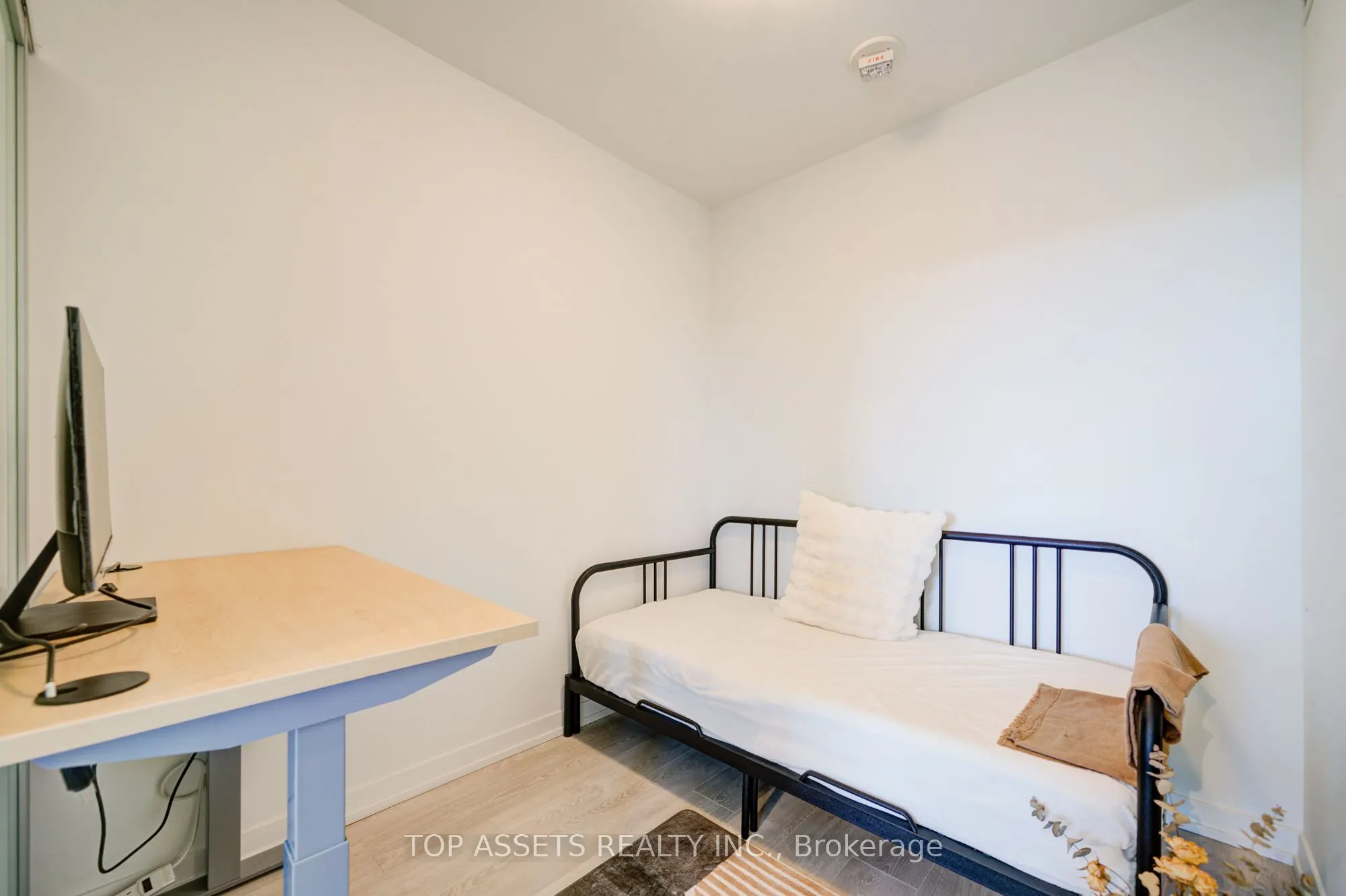 3 Rosewater Street, #910W