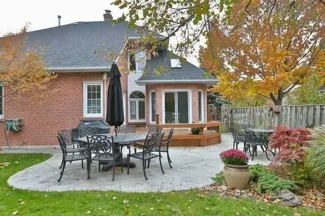 17 Longwater Chase
