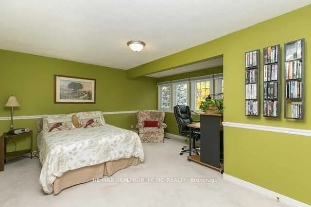 17 Longwater Chase
