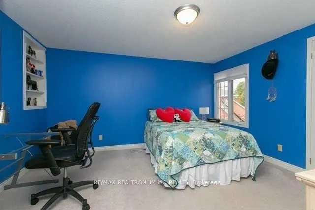 17 Longwater Chase