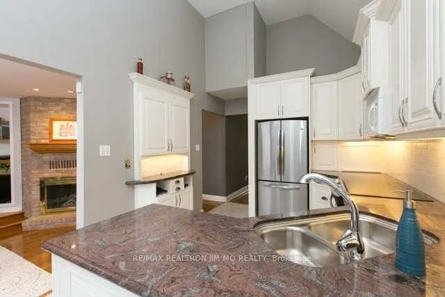 17 Longwater Chase