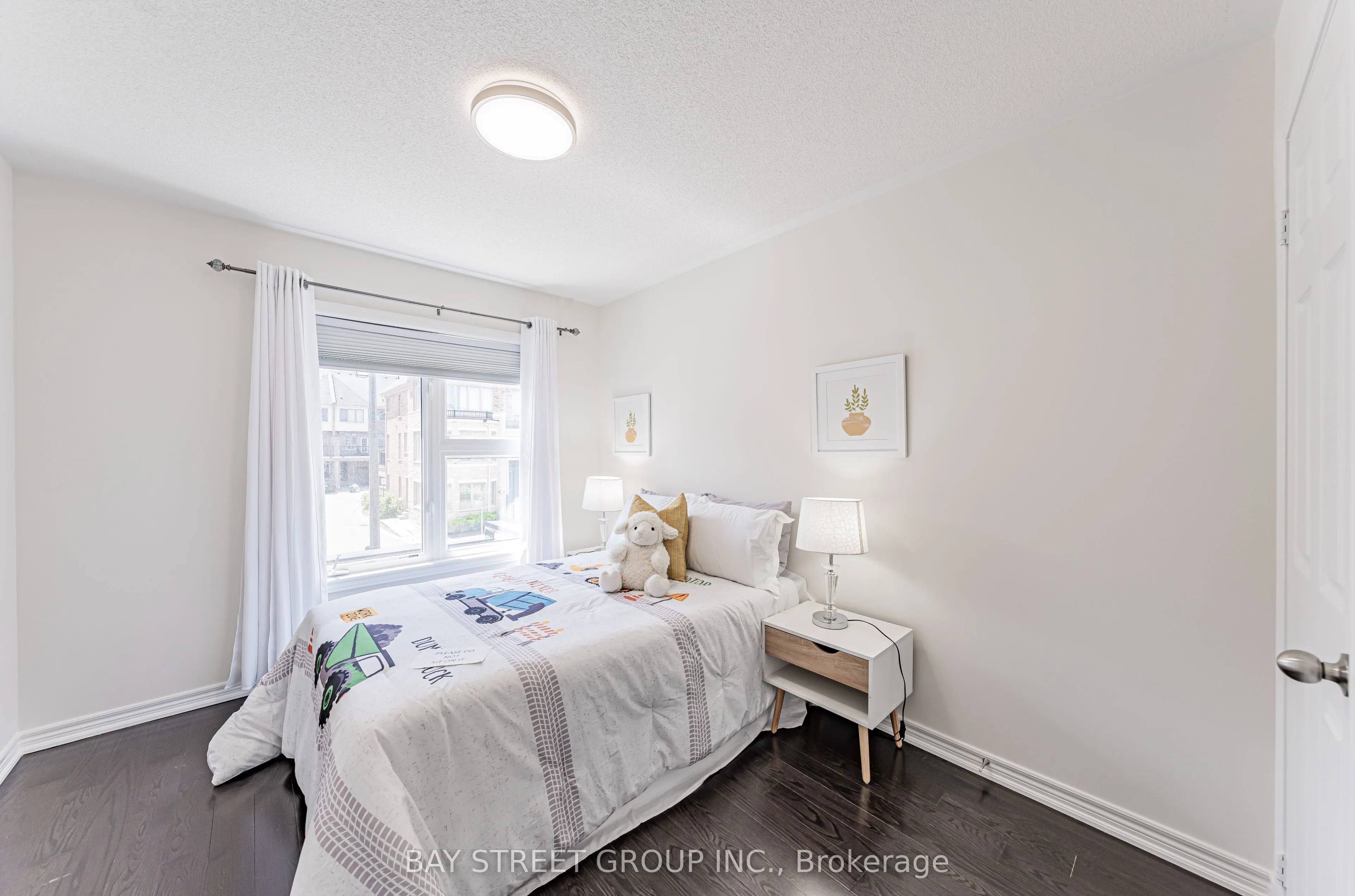 28 Rougeview Park Crescent
