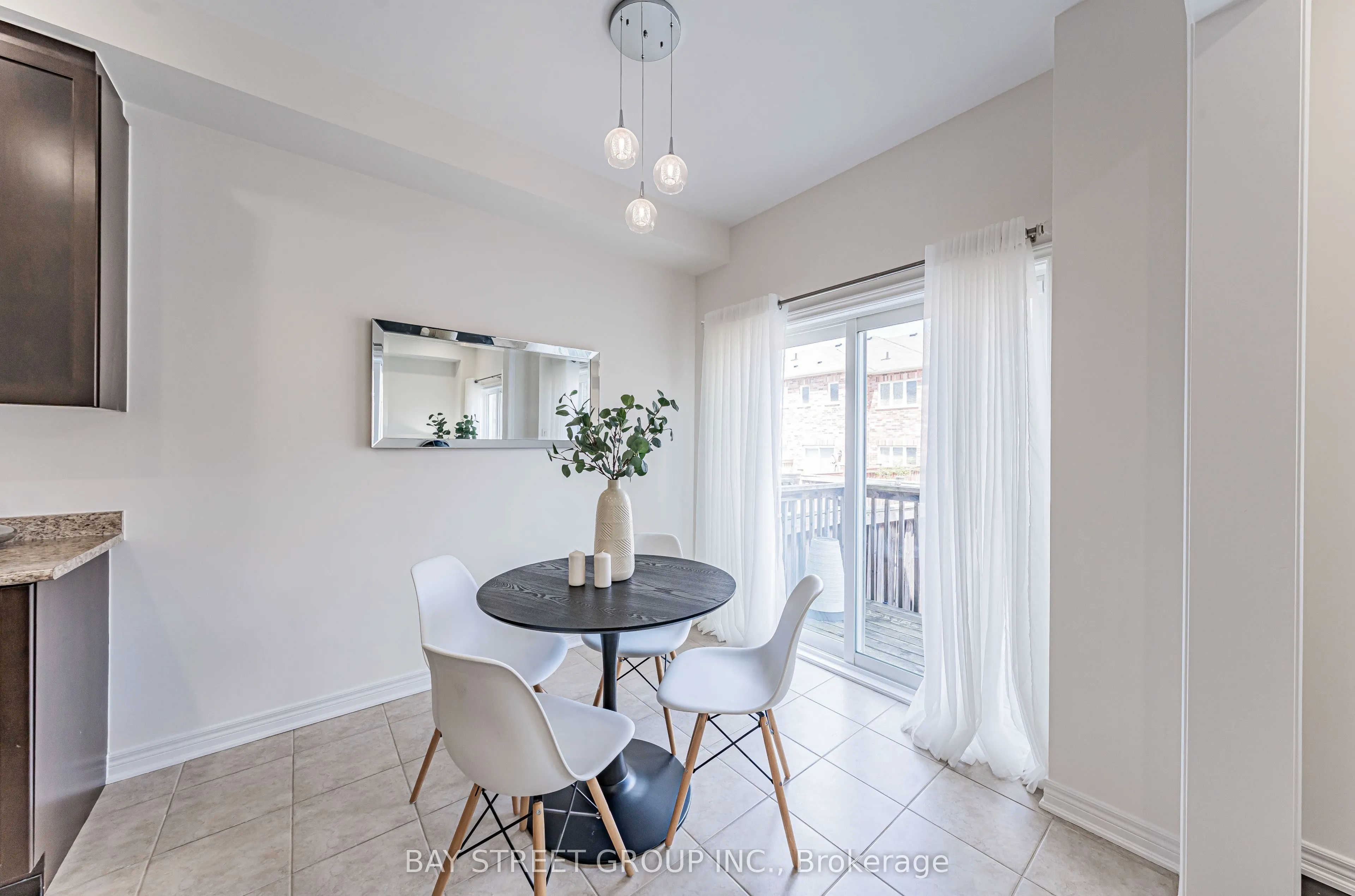 28 Rougeview Park Crescent