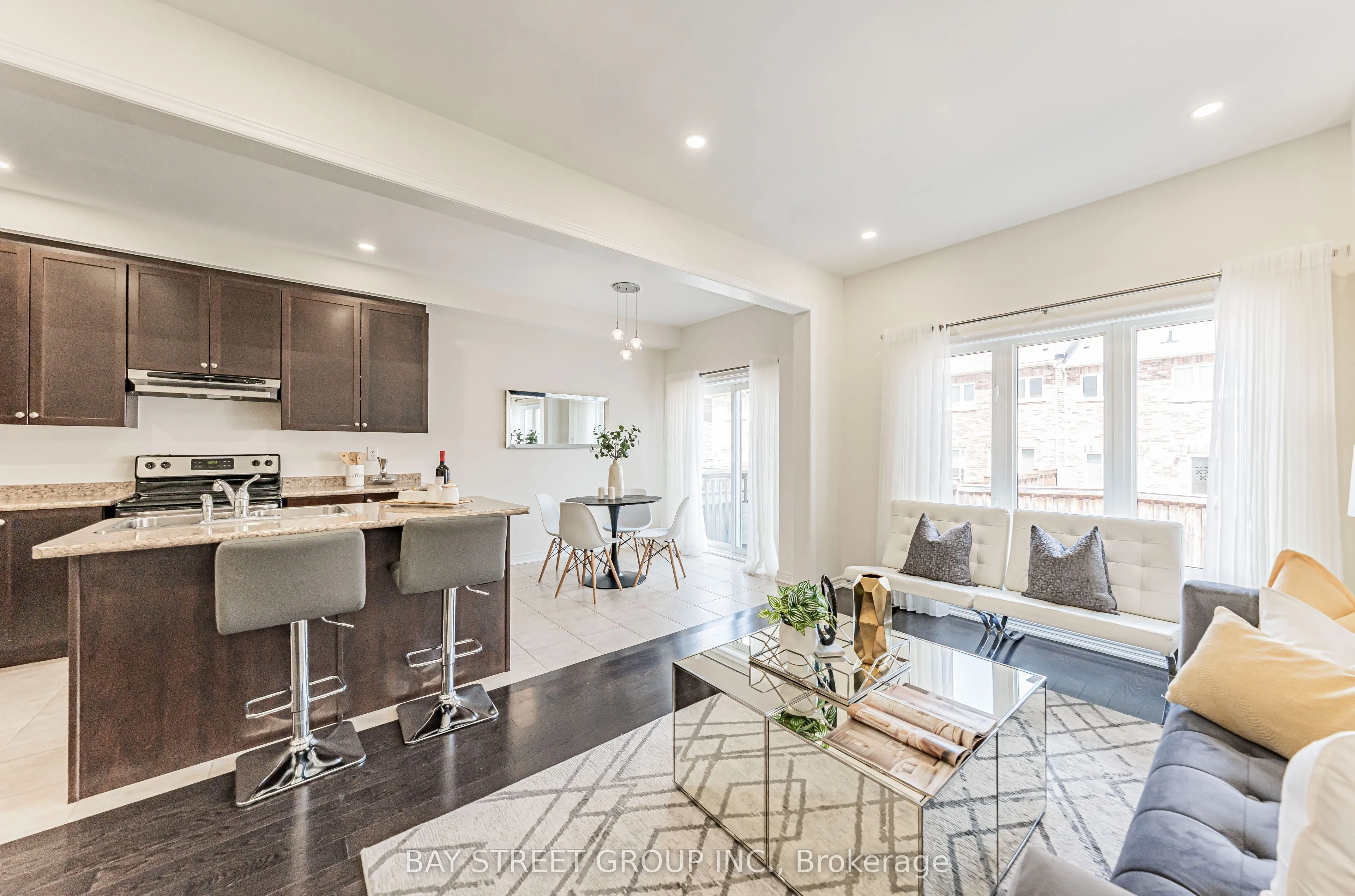28 Rougeview Park Crescent