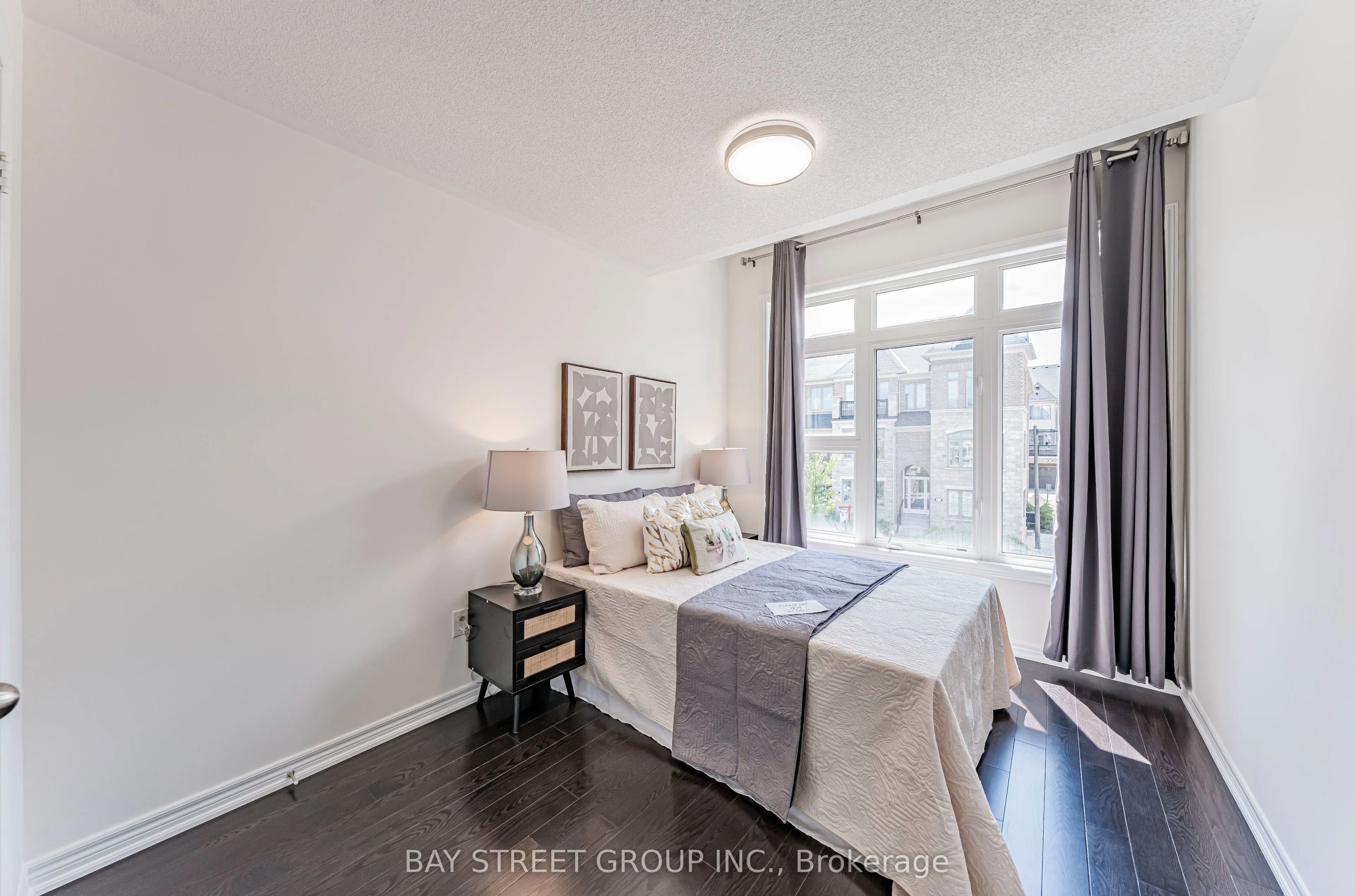 28 Rougeview Park Crescent