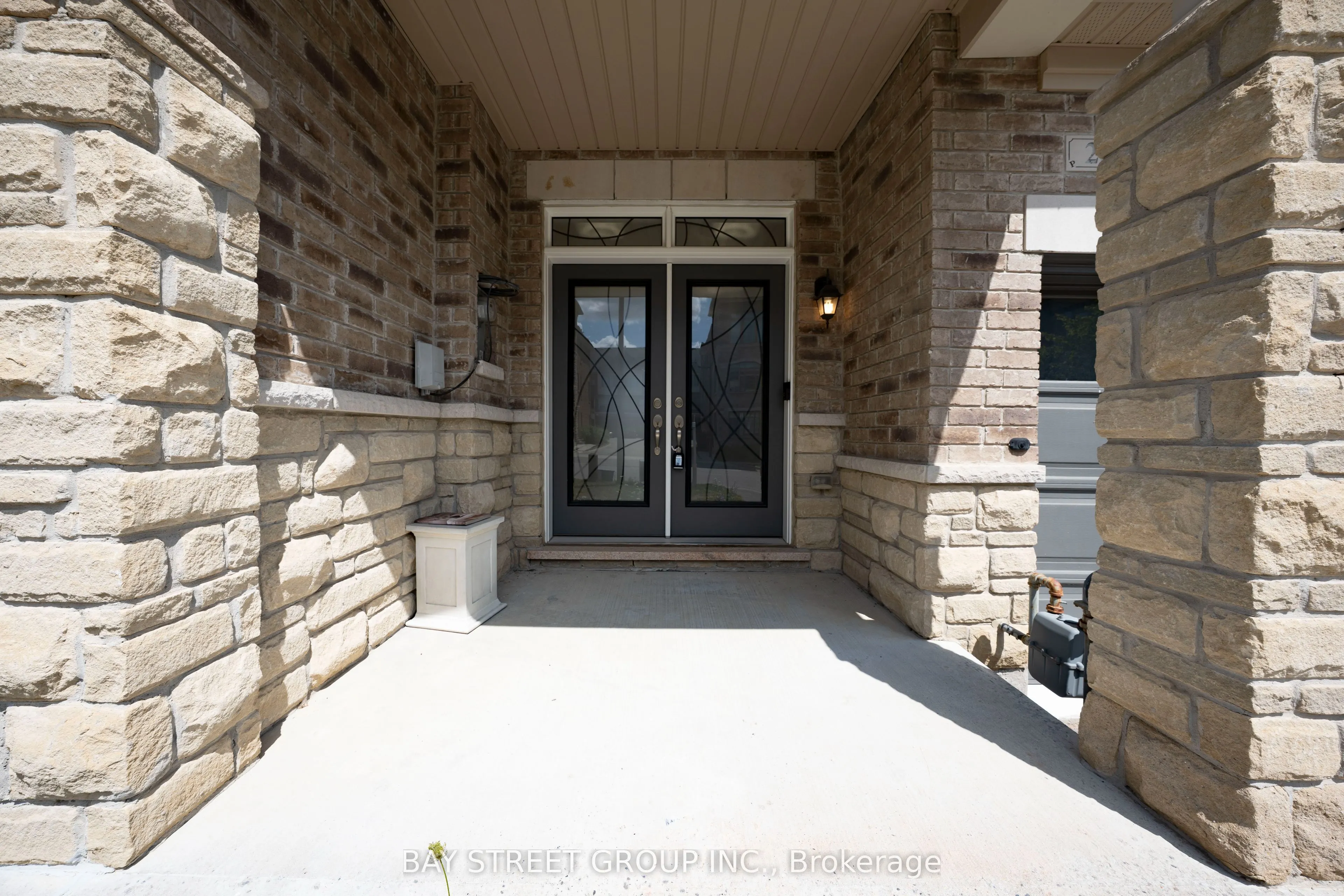 28 Rougeview Park Crescent