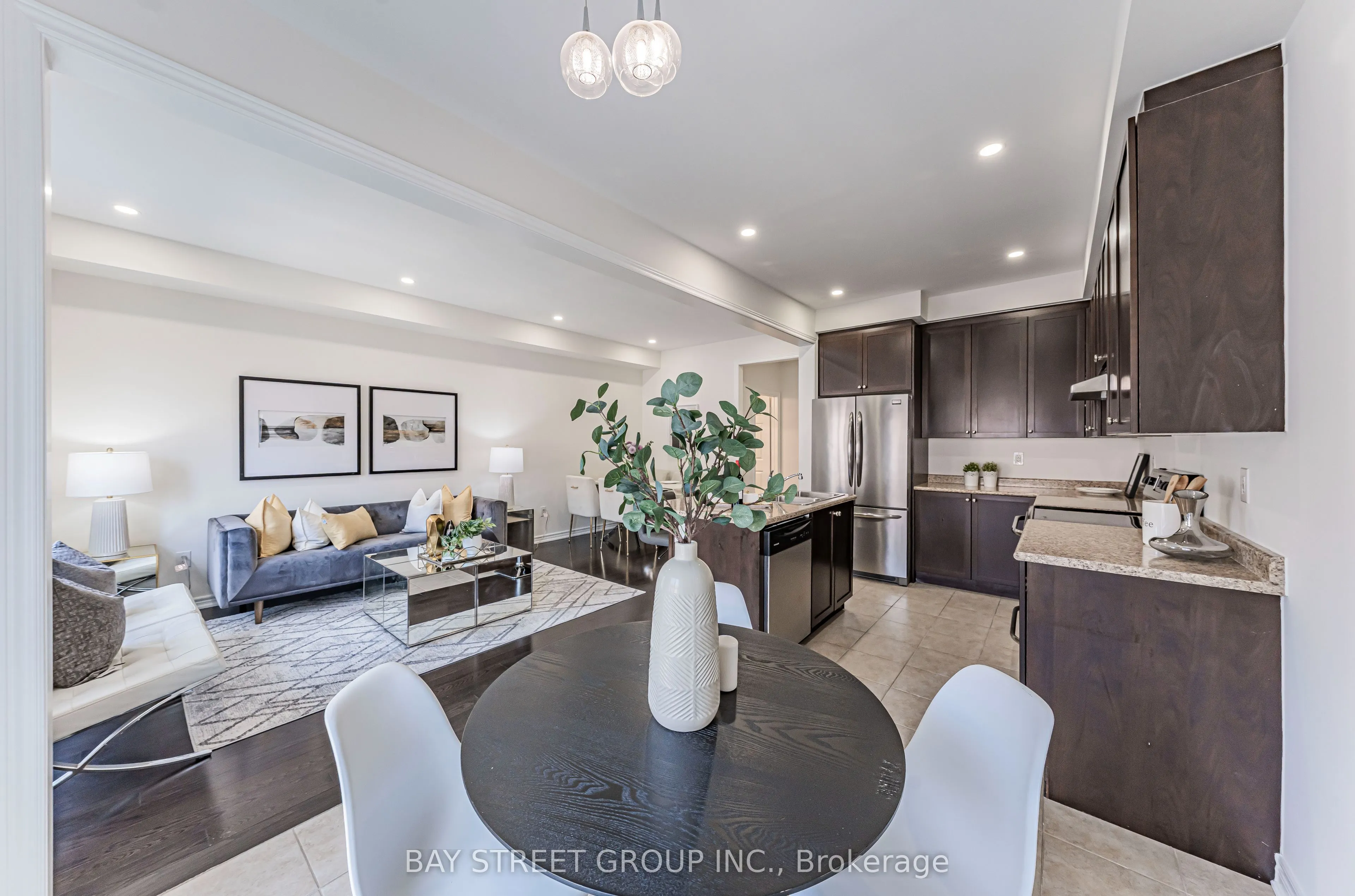 28 Rougeview Park Crescent