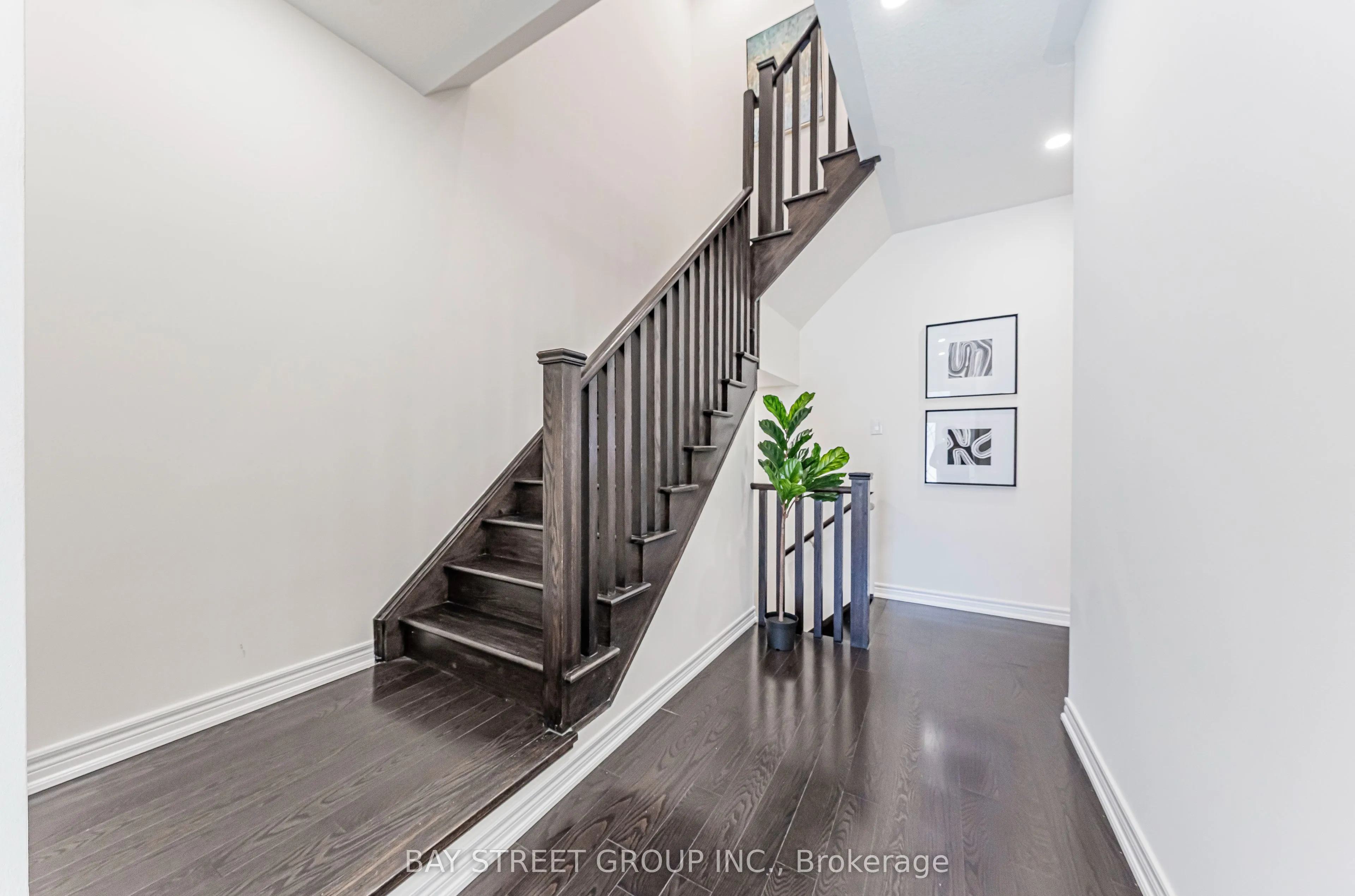 28 Rougeview Park Crescent