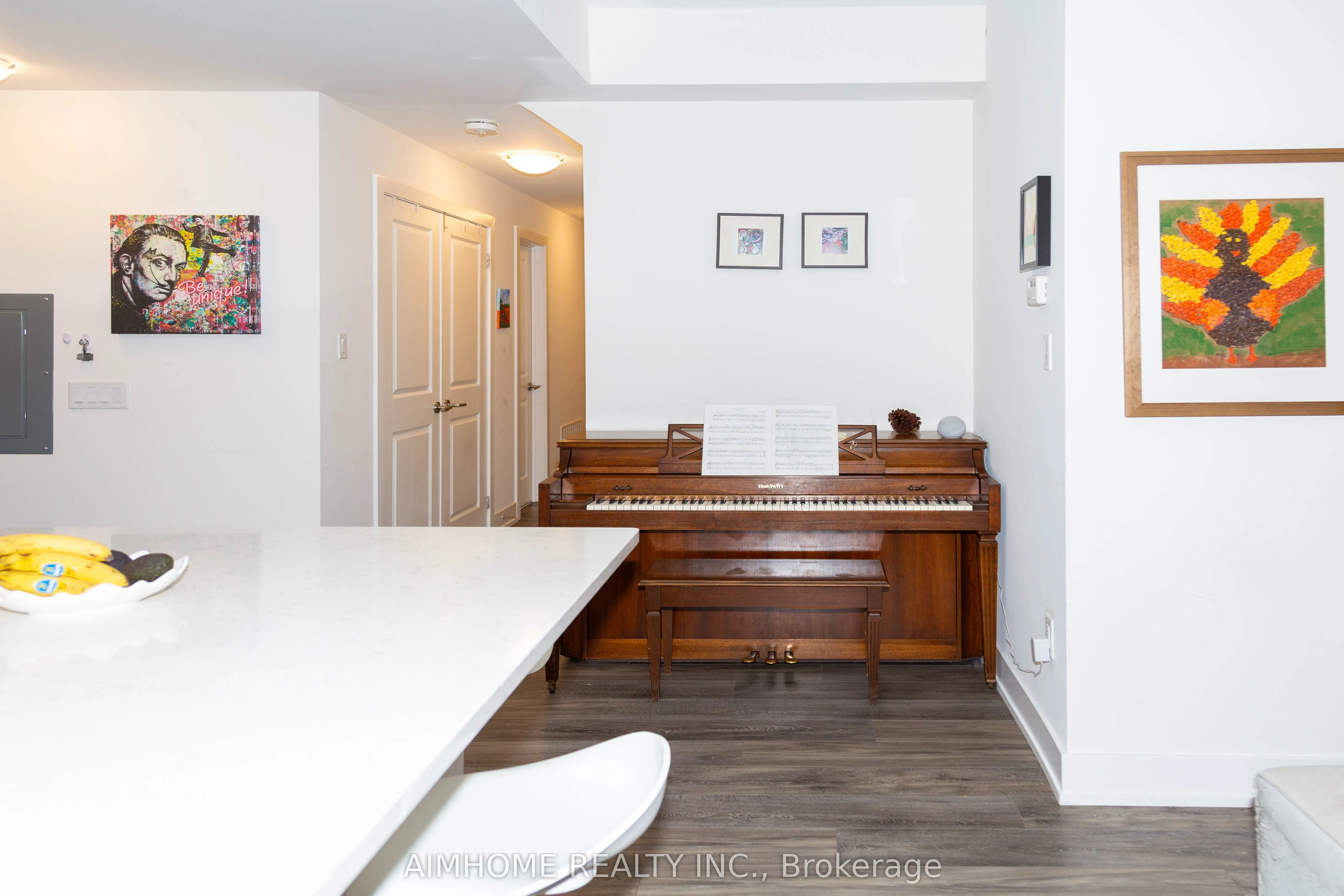 8 Sayers Lane, #16