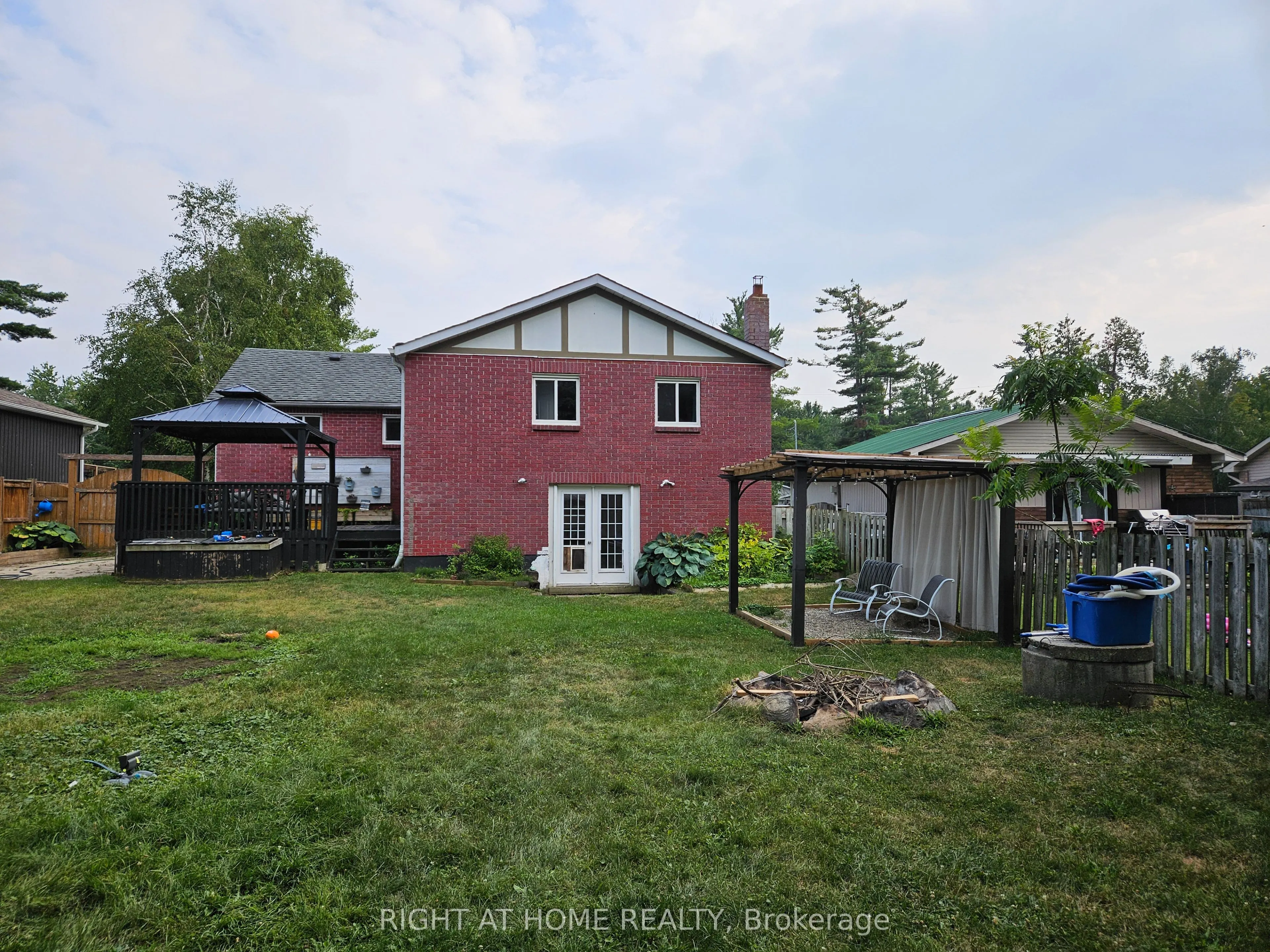736 Pine Grove Avenue