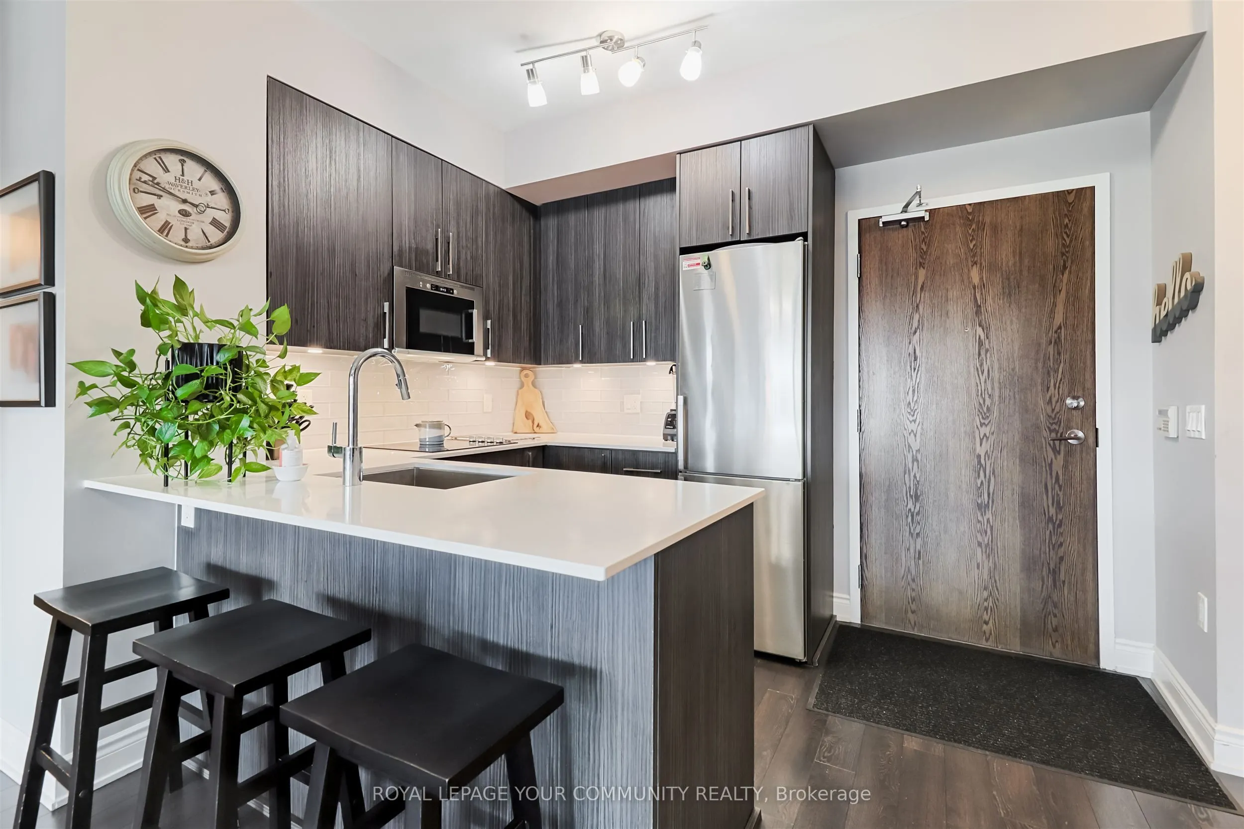 99 Eagle Rock Way S, #208