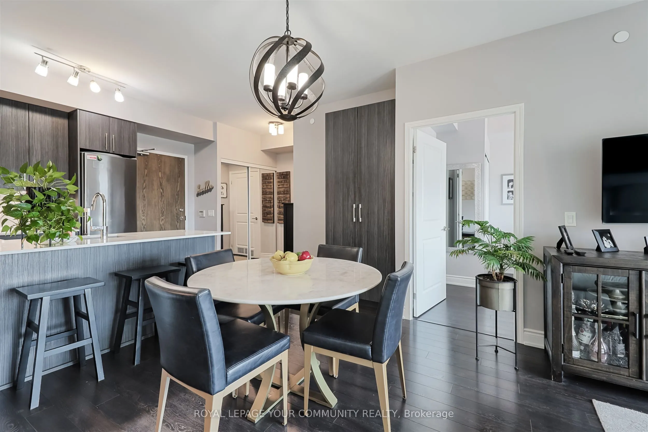 99 Eagle Rock Way S, #208