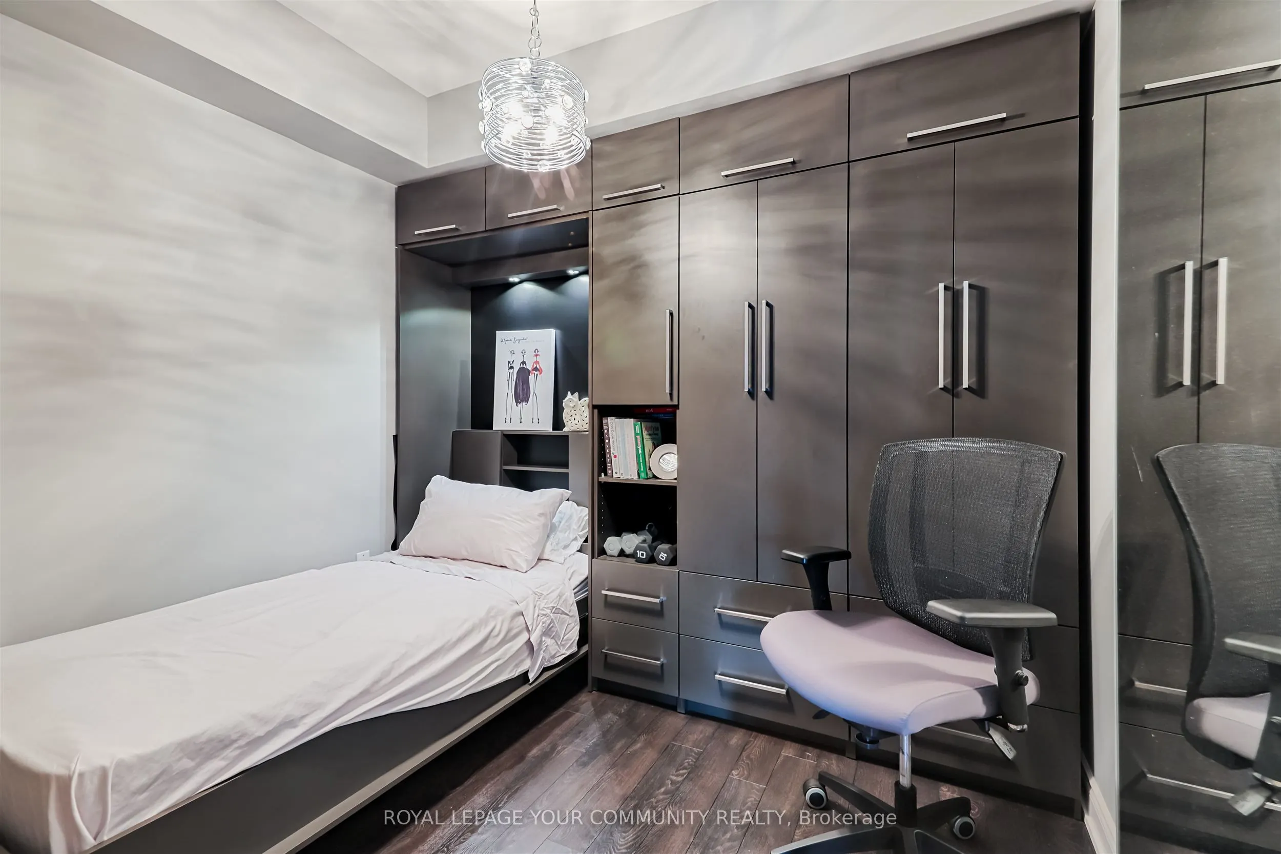 99 Eagle Rock Way S, #208