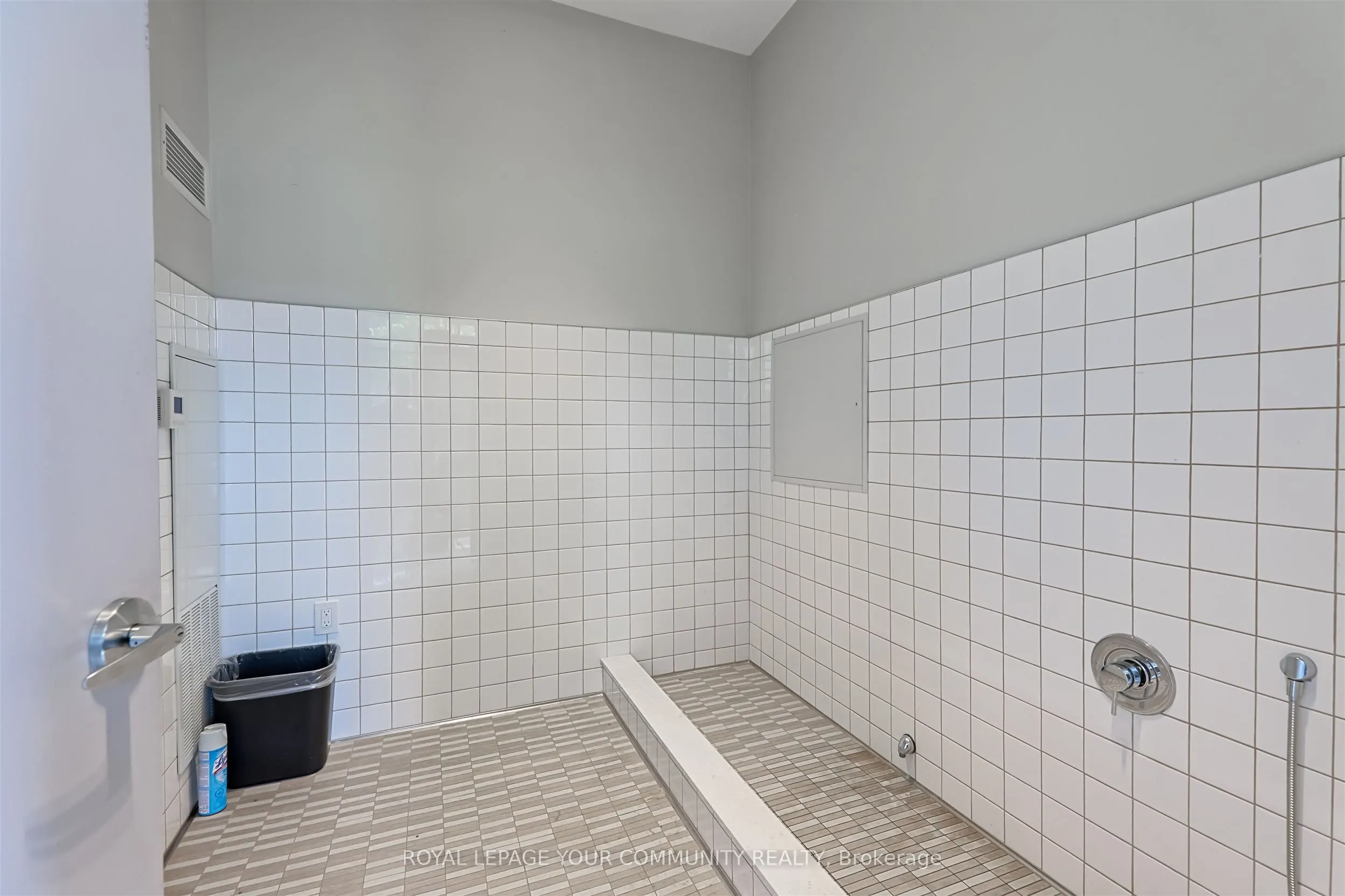 99 Eagle Rock Way S, #208