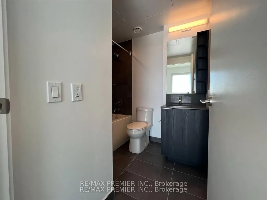 1000 Portage Parkway, #905