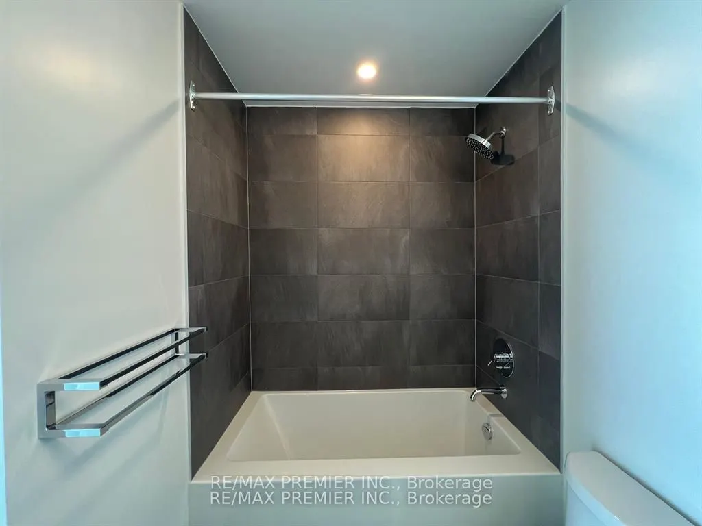 1000 Portage Parkway, #905