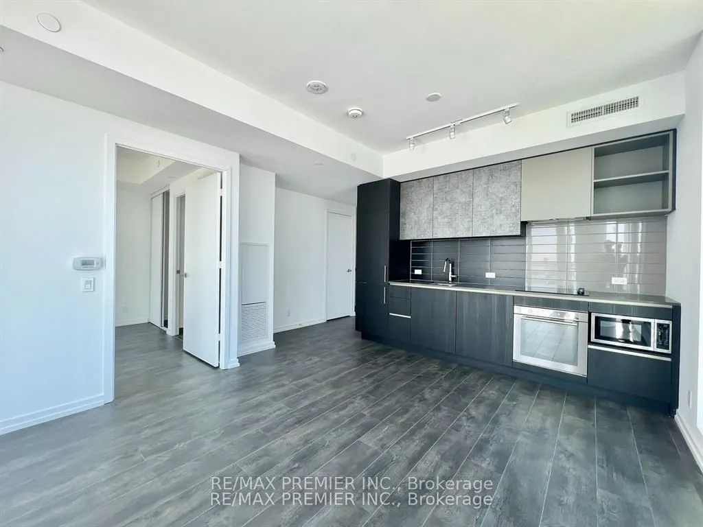 1000 Portage Parkway, #905
