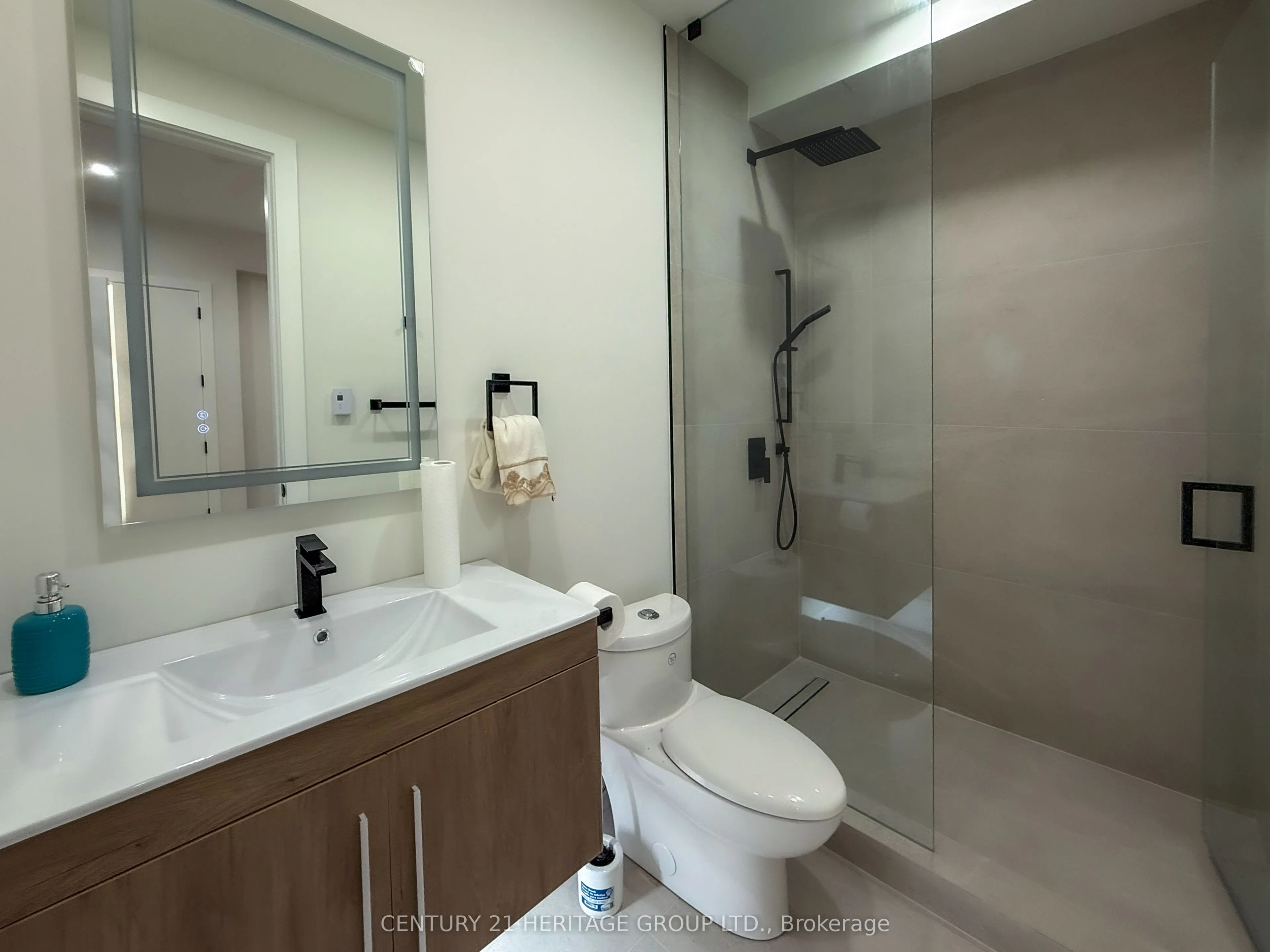 11 Knowles Crescent, ##A