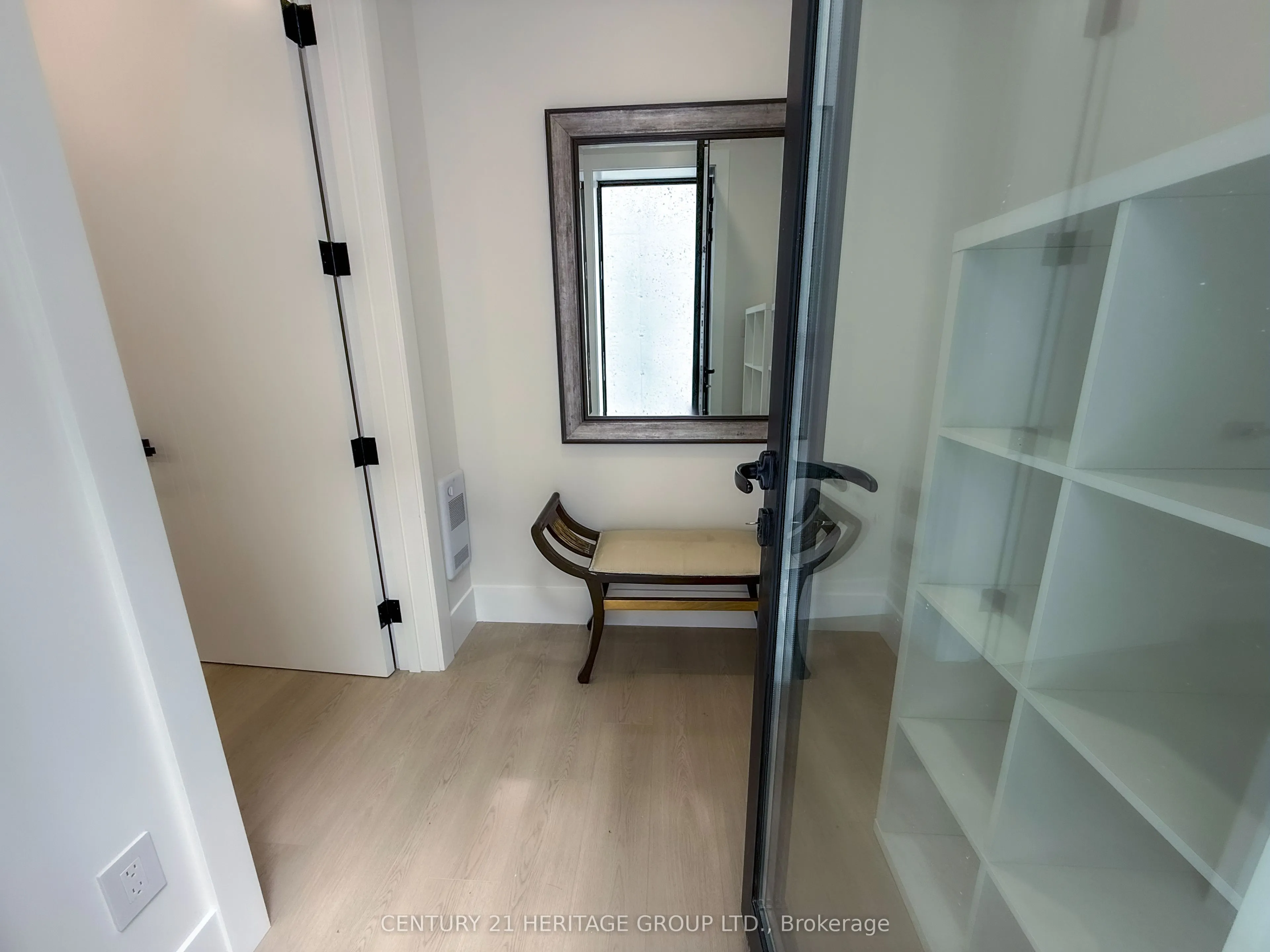 11 Knowles Crescent, ##A