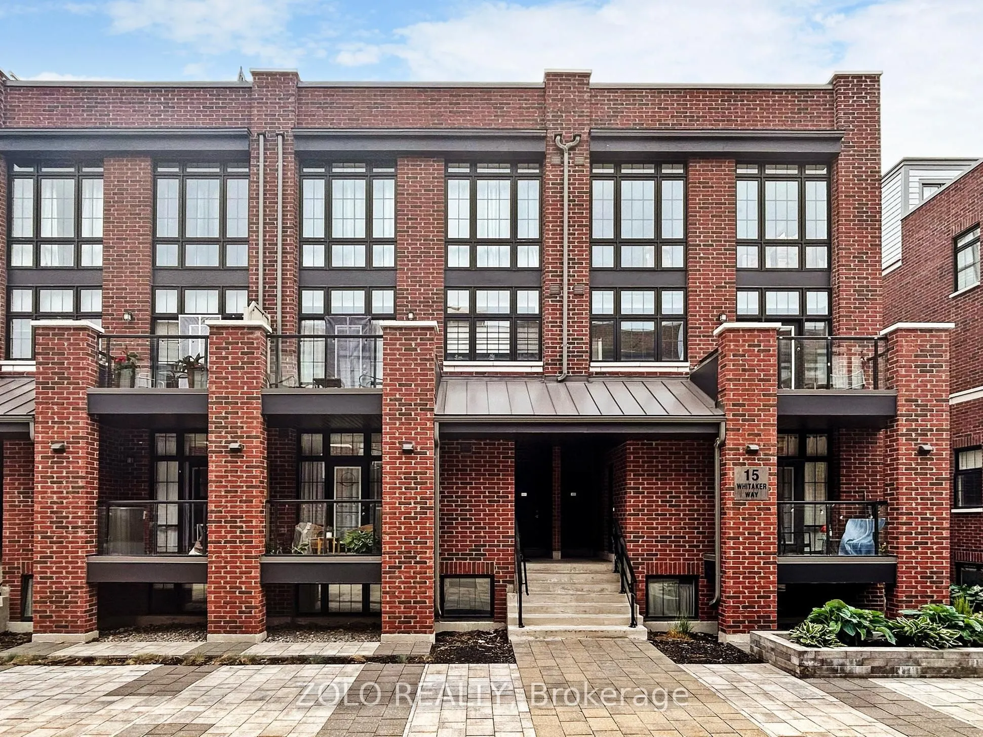 15 Whitaker Way, #322