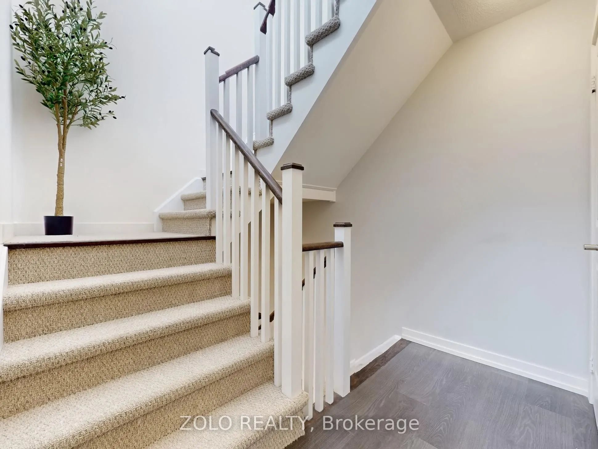15 Whitaker Way, #322