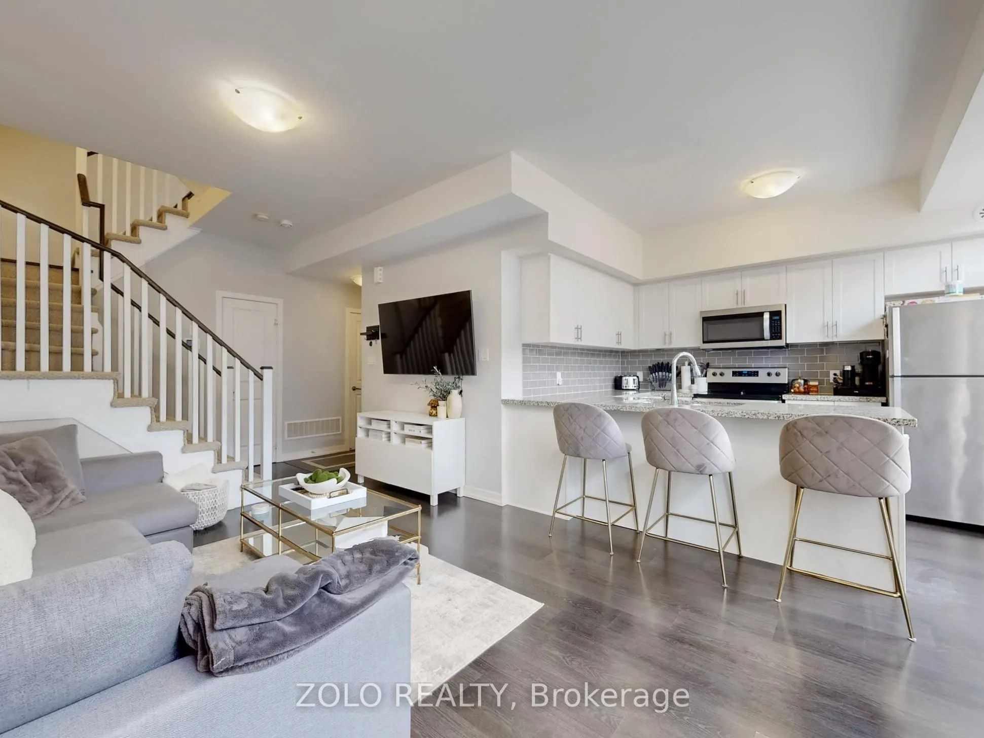15 Whitaker Way, #322