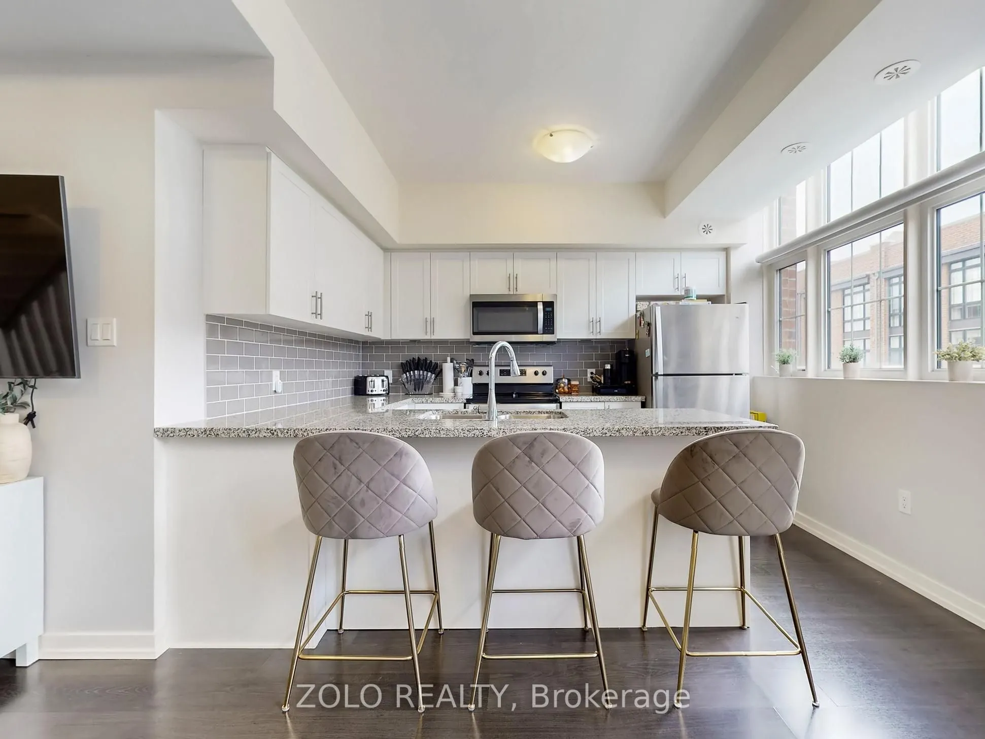 15 Whitaker Way, #322
