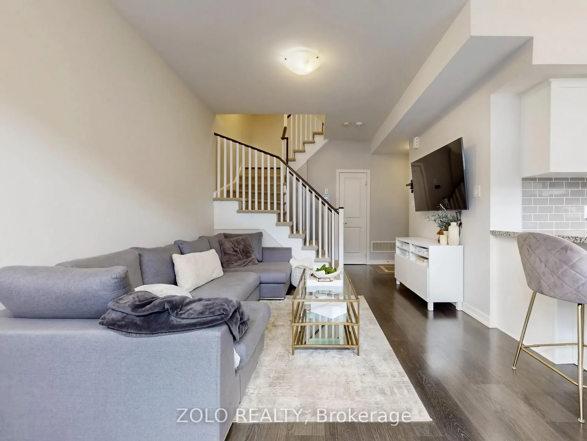 15 Whitaker Way, #322