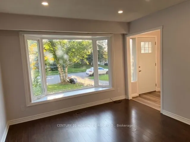 779 Greenfield Crescent, #Main