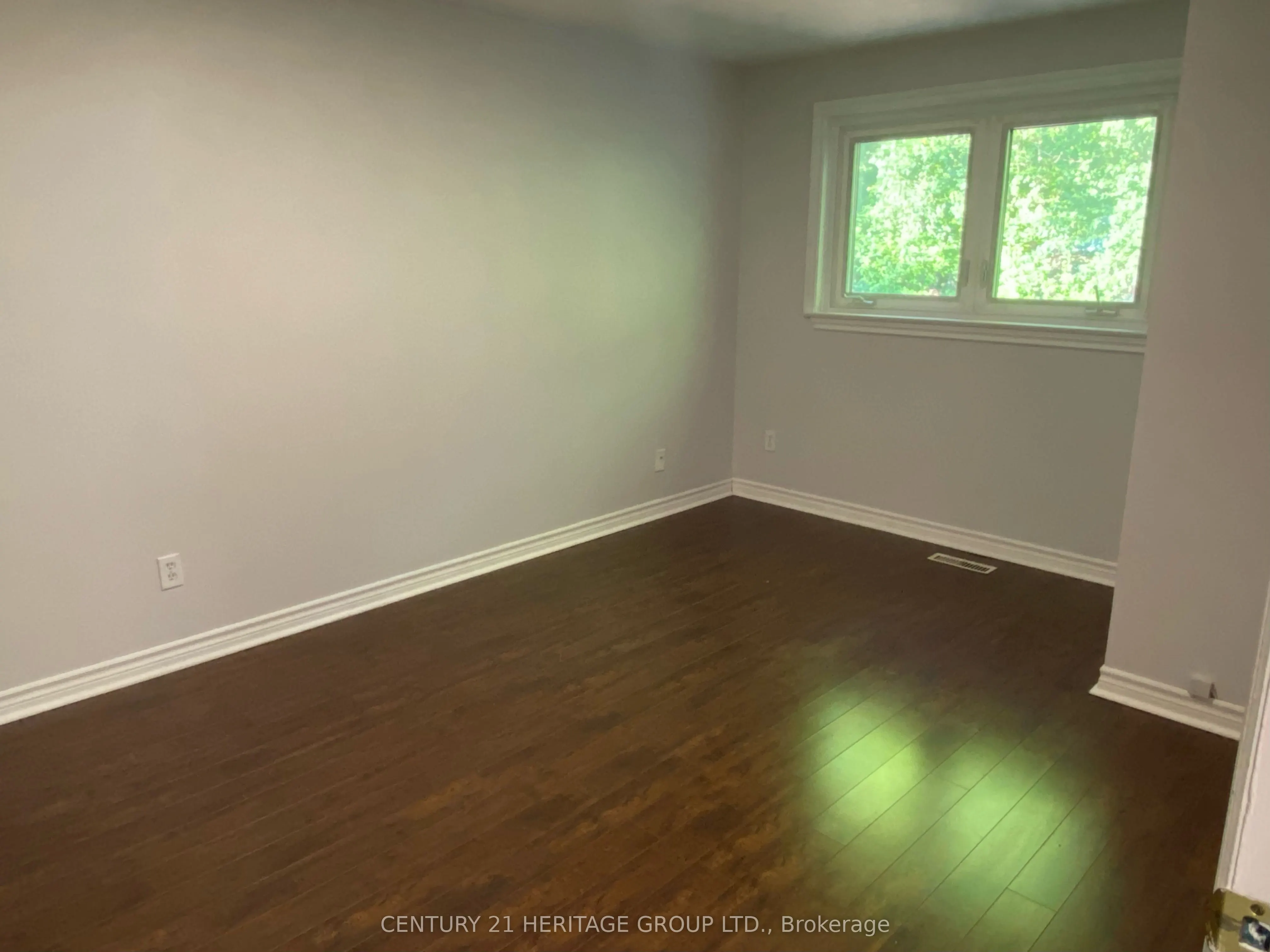 779 Greenfield Crescent, #Main