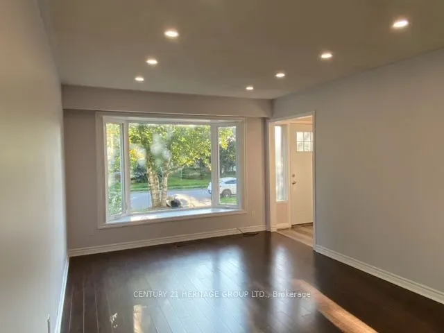779 Greenfield Crescent, #Main