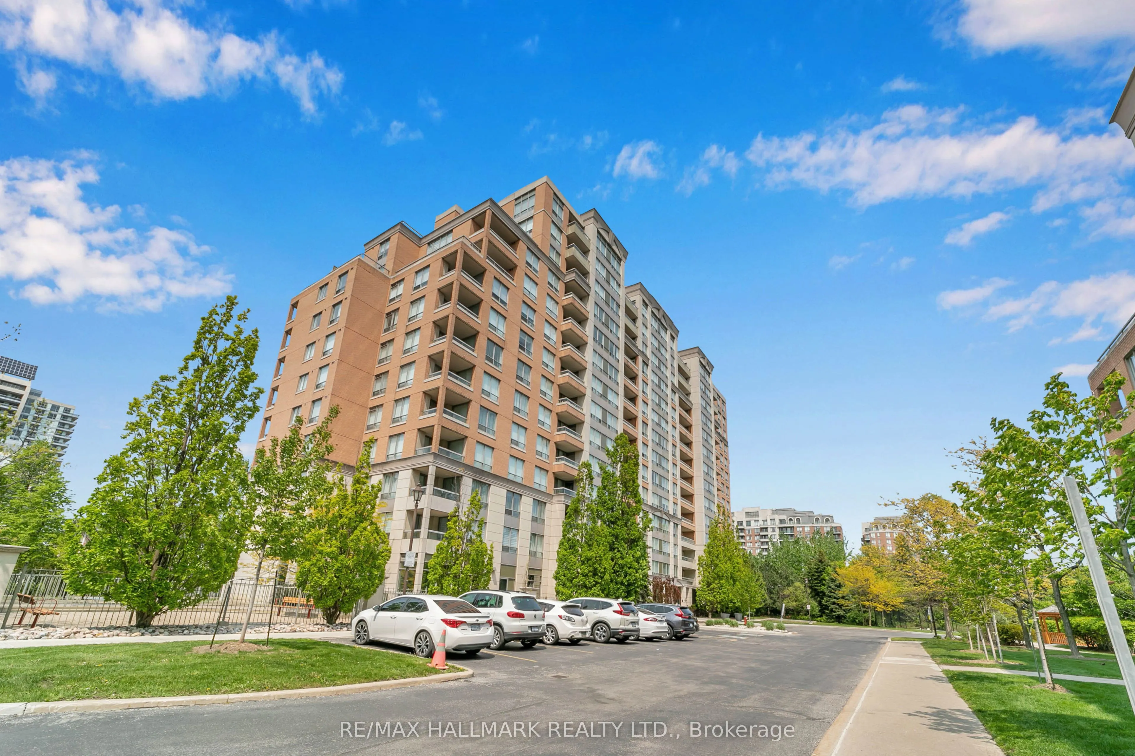 29 Northern Hts Drive N, #615