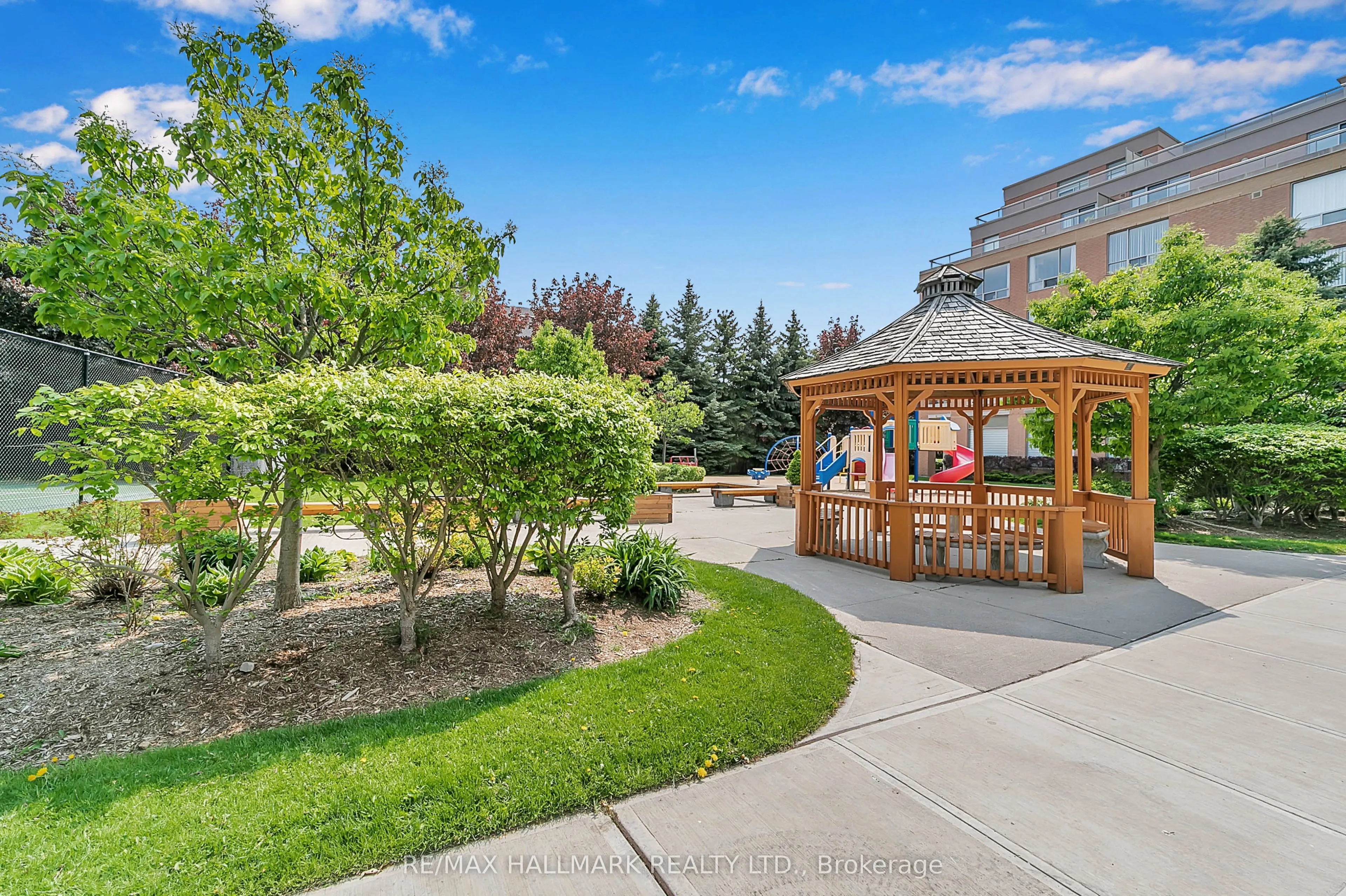 29 Northern Hts Drive N, #615